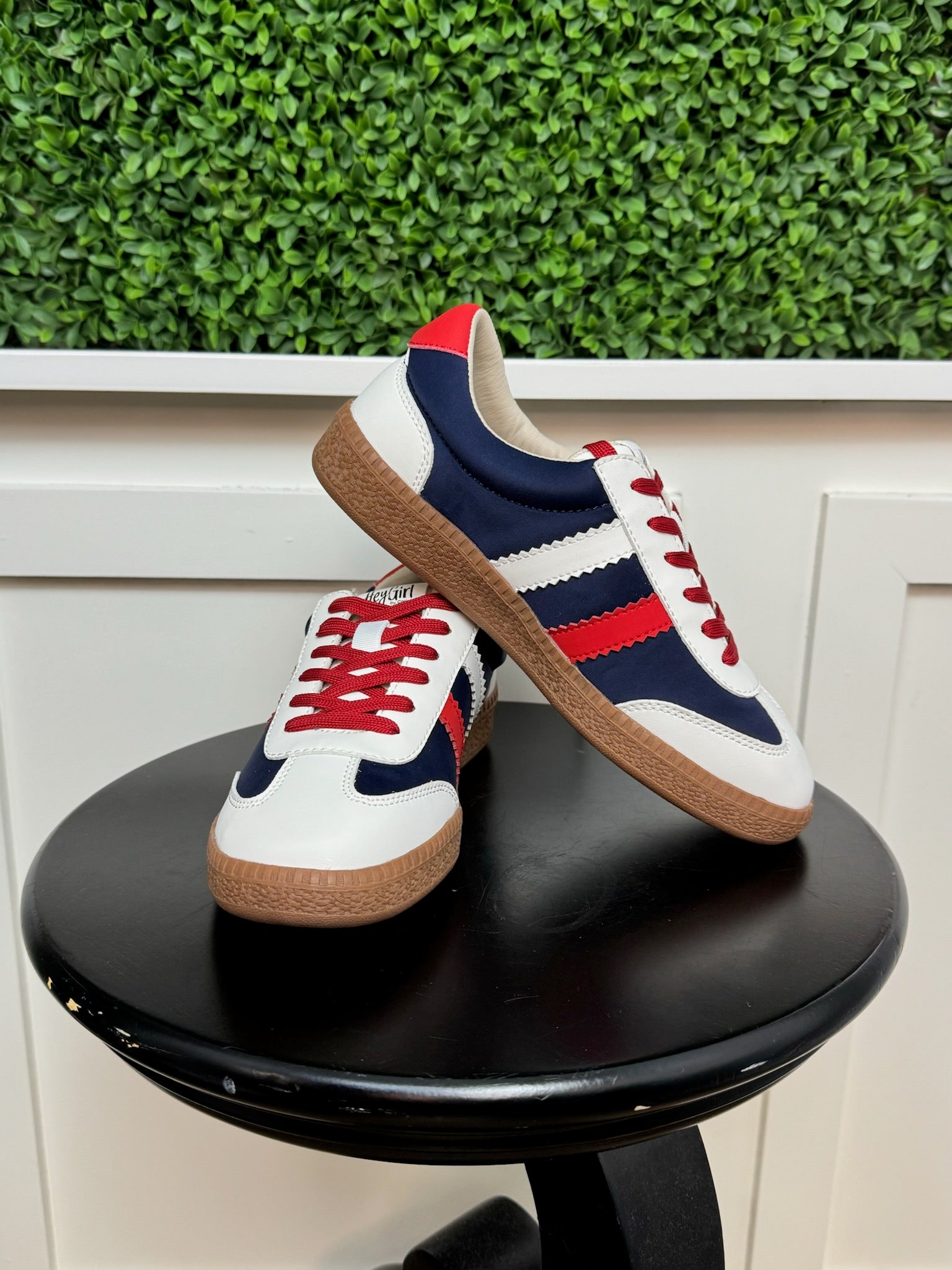 HEADS UP - RED WHITE BLUE