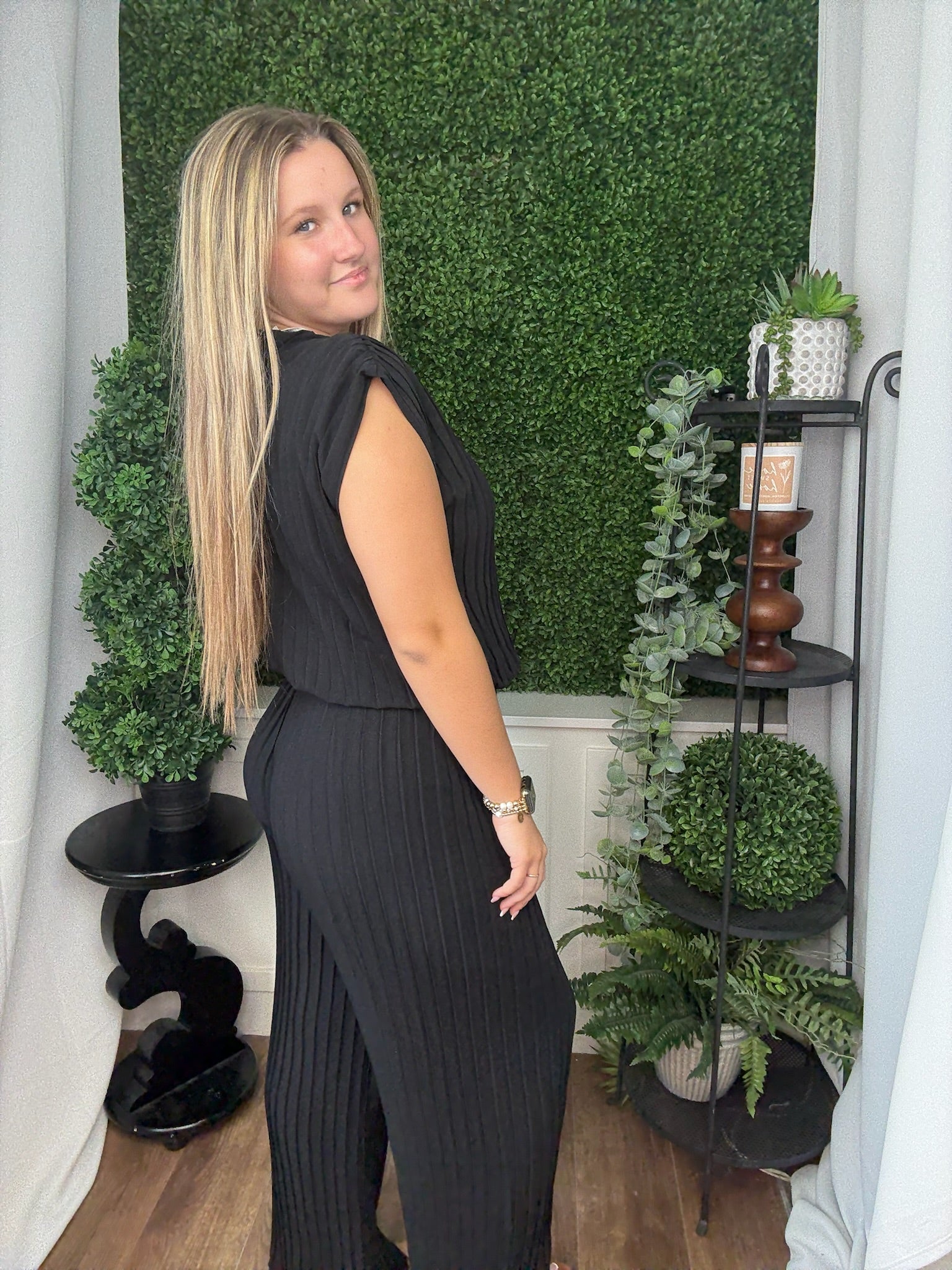 PLEATED TOP AND PANTS SET - BLACK