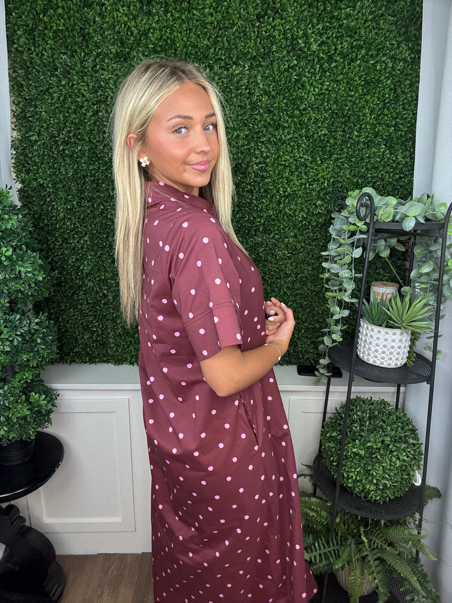 POLKA DOT CONTRAST TRIM SHIRT DRESS - BURGUNDY