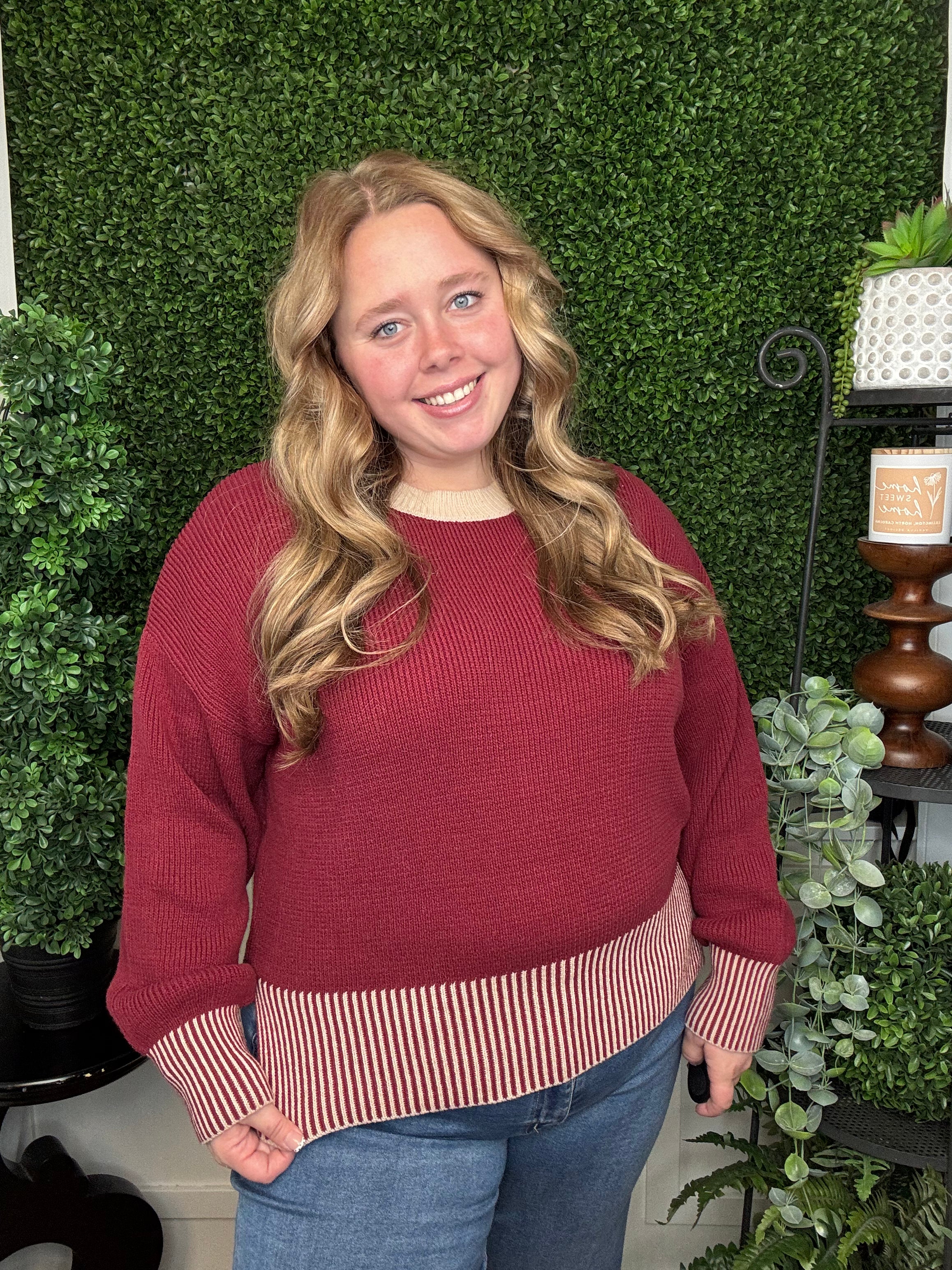 CONTRAST STRIPE HEM LS KNIT SWEATER - OXBLOOD