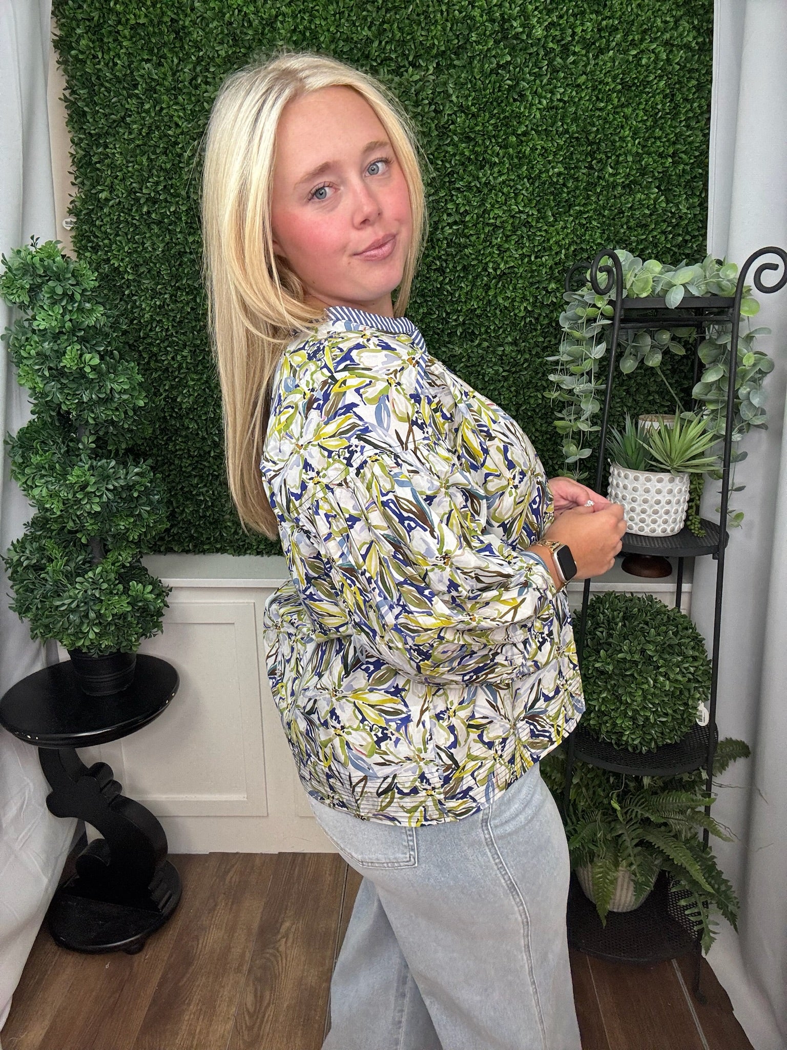 PRINT SPLIT NECK WITH TRAPUNTO STITCH HEM - MULTI