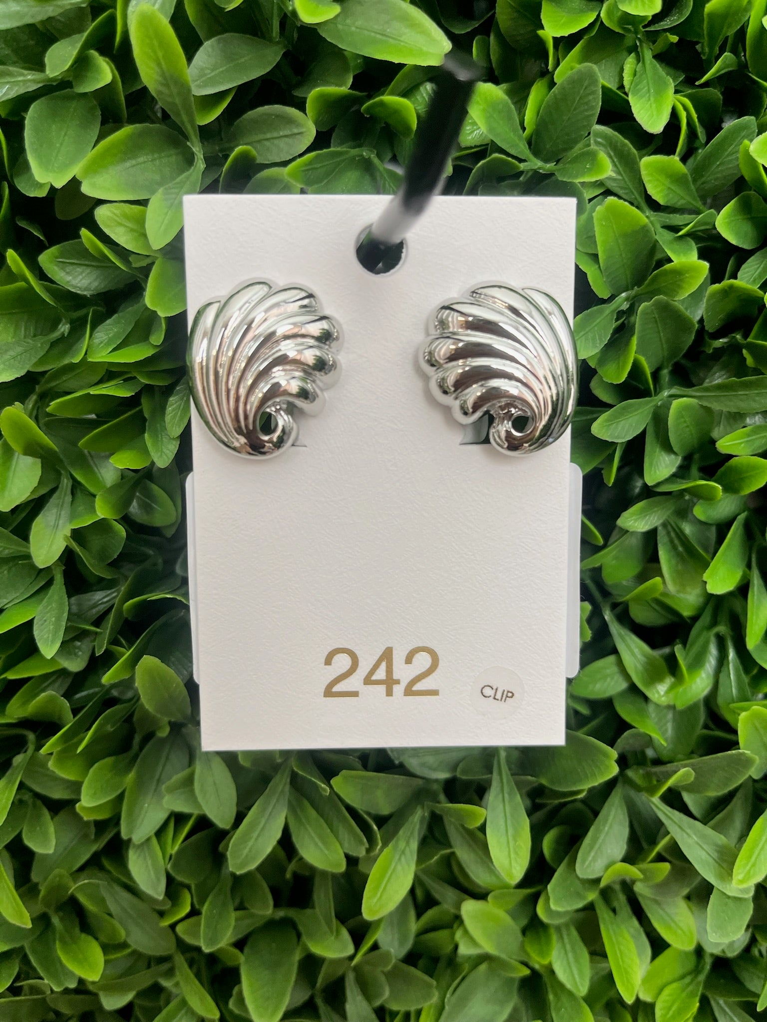 CLIP-ON FLAPPER WAVE EARRINGS