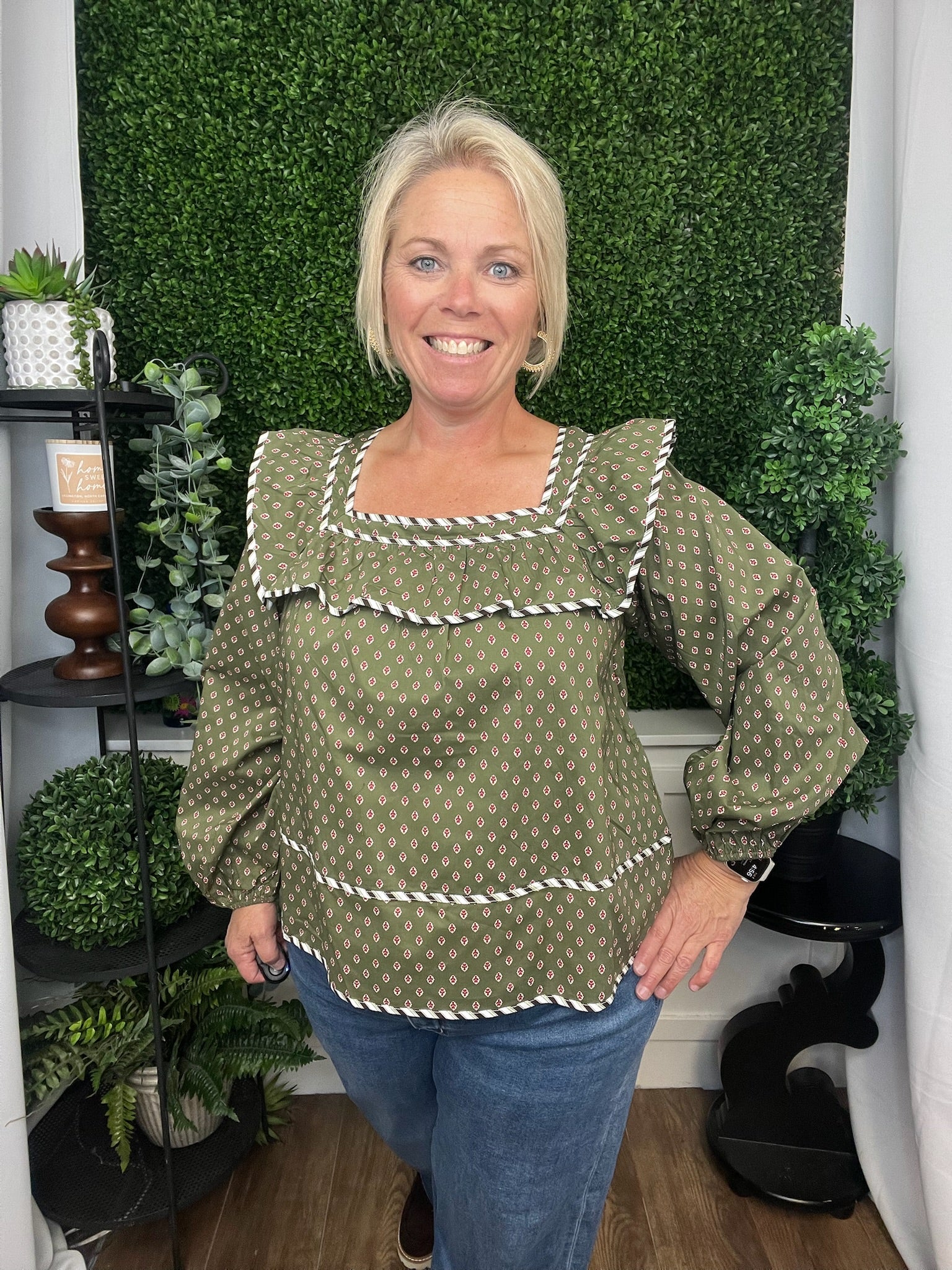 RUFFLED YOKE TIE BACK LS TOP - OLIVE MULTI