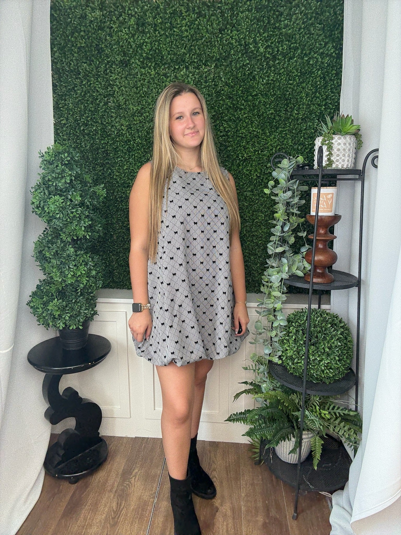 ROUND NECK BUBBLE MINI DRESS - BLACK