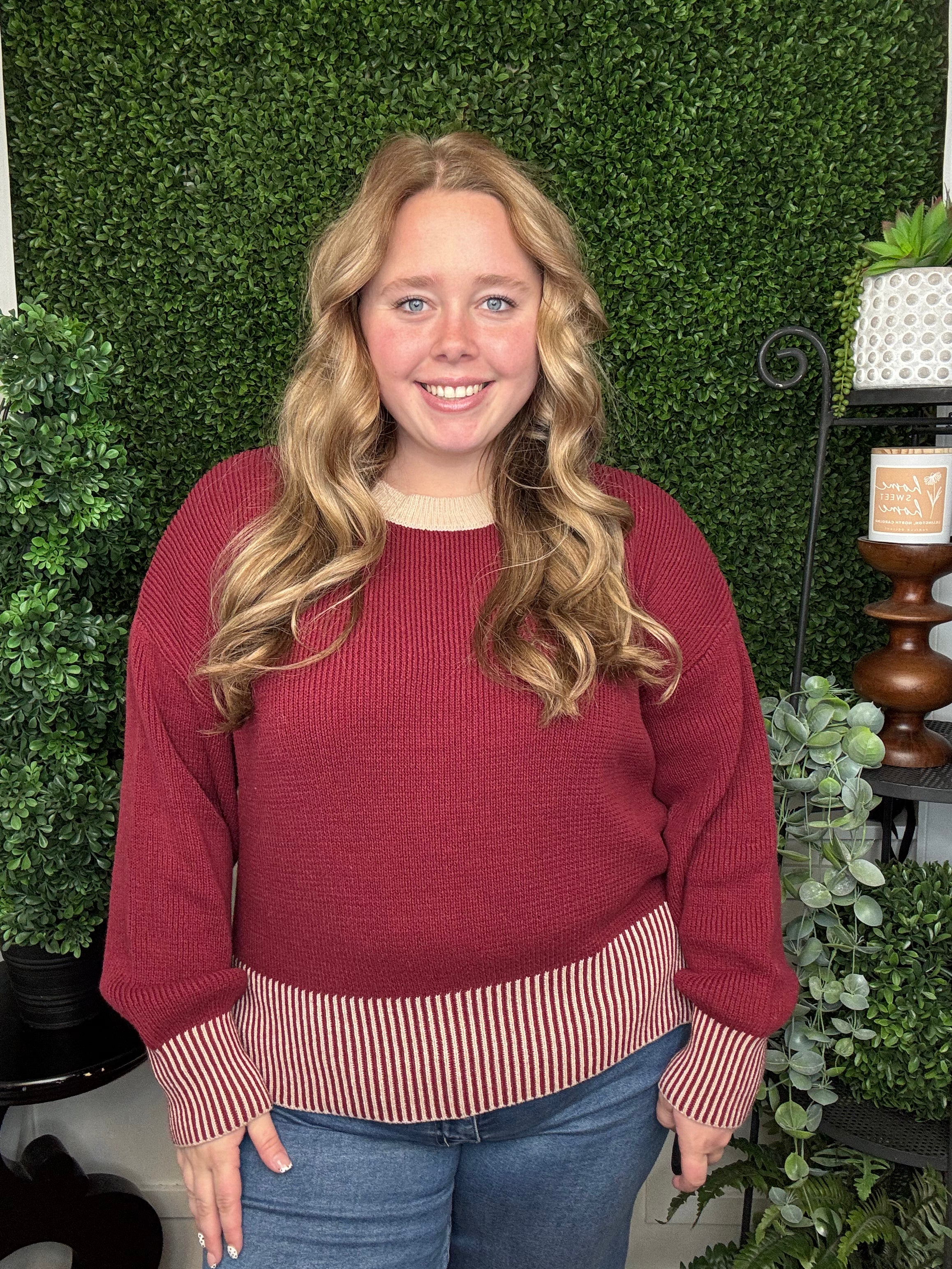 CONTRAST STRIPE HEM LS KNIT SWEATER - OXBLOOD