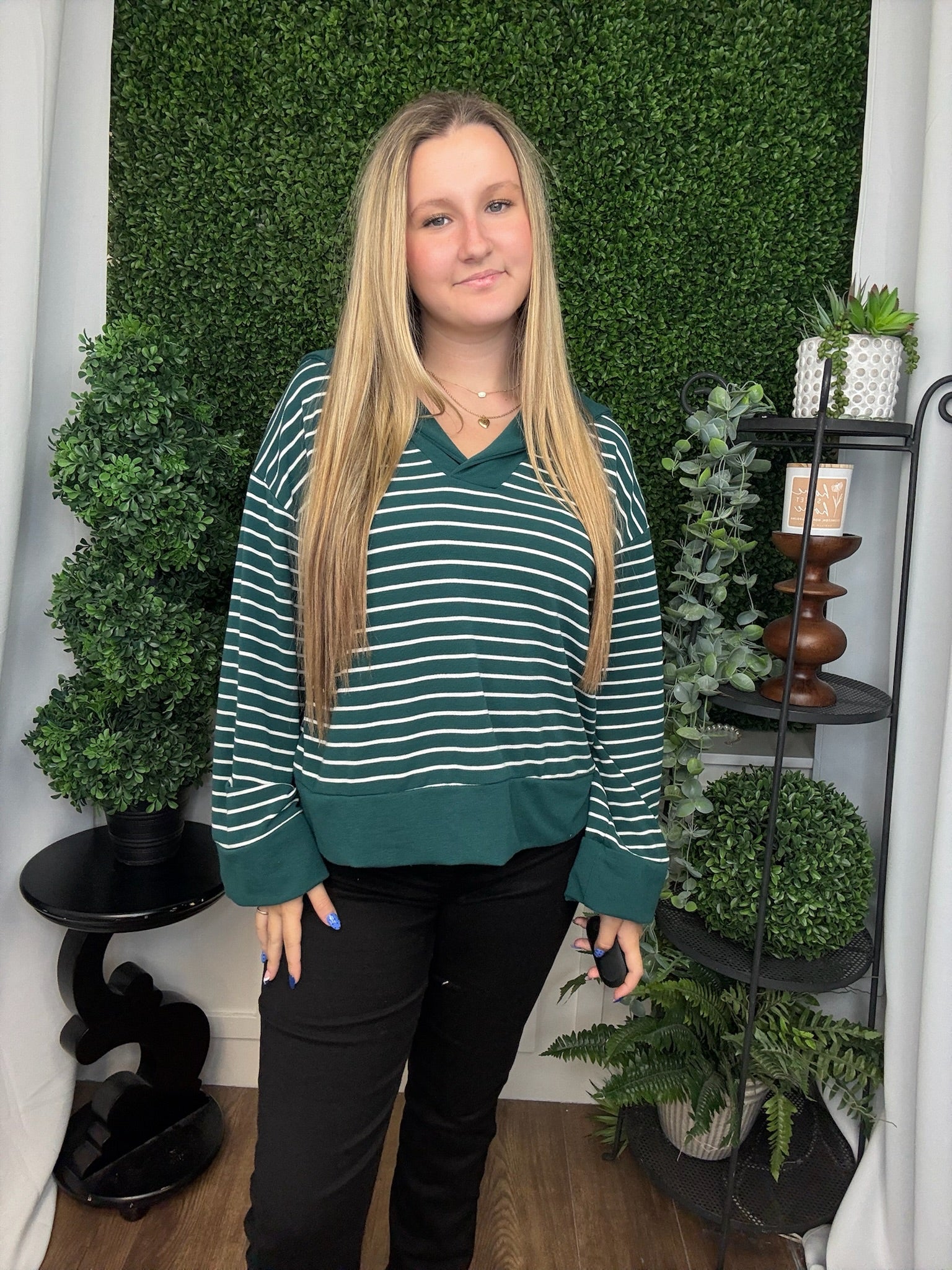 MY WEEKEND SWEATSHIRT - HUNTER GREEN