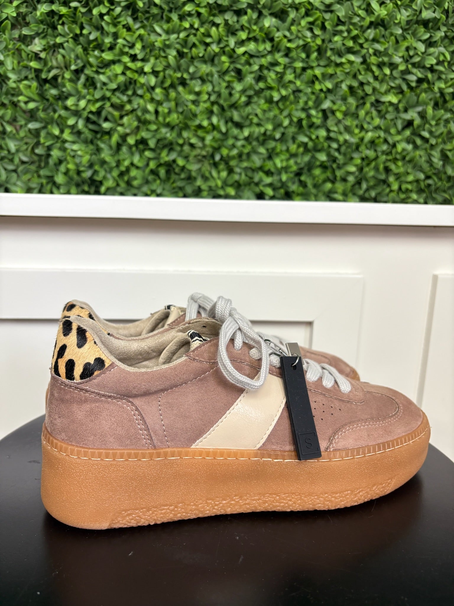 STACEY SNEAKER TAUPE SUEDE