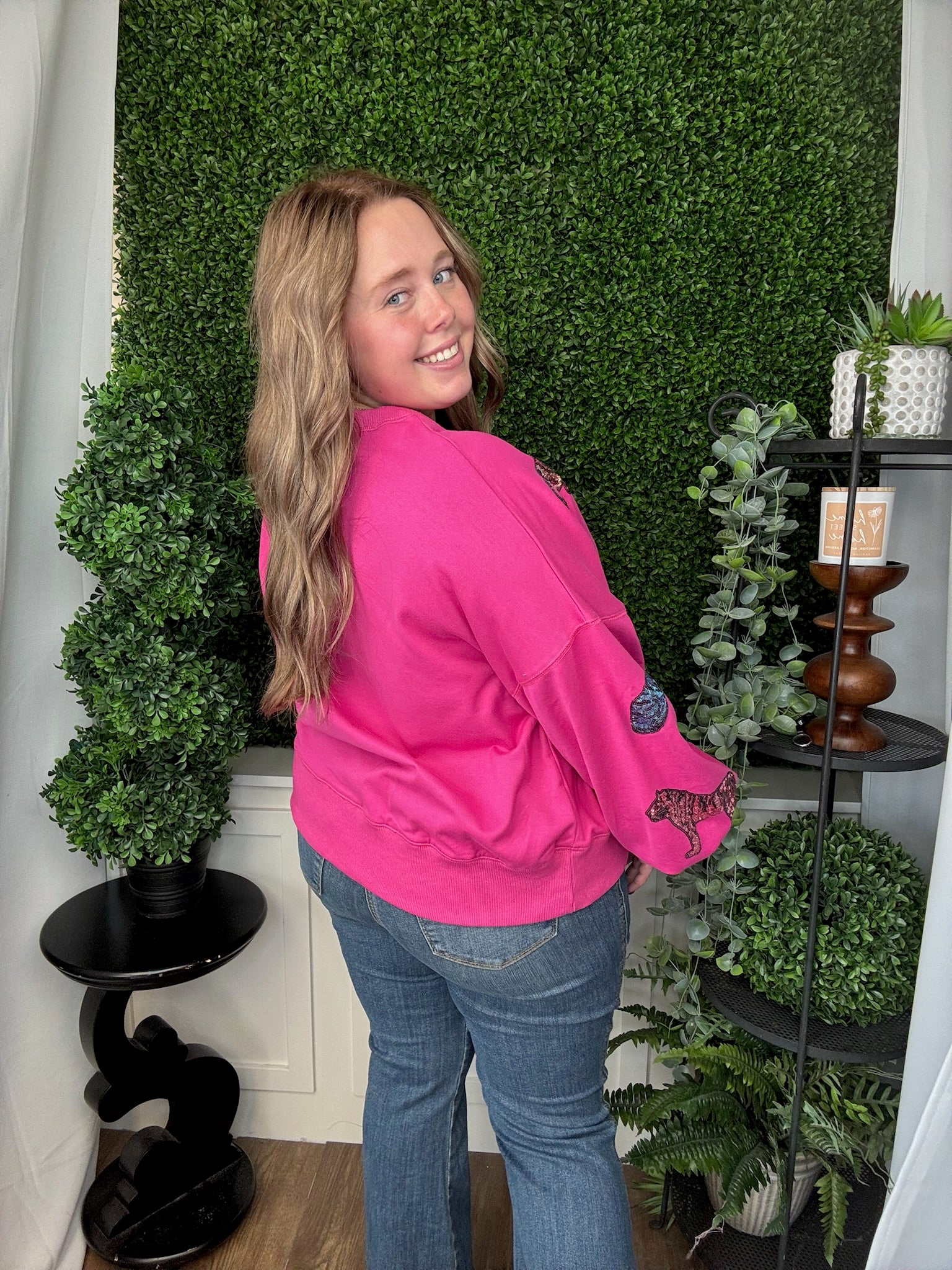 SEQUIN TIGER SWEATSHIRT - FUCHSIA