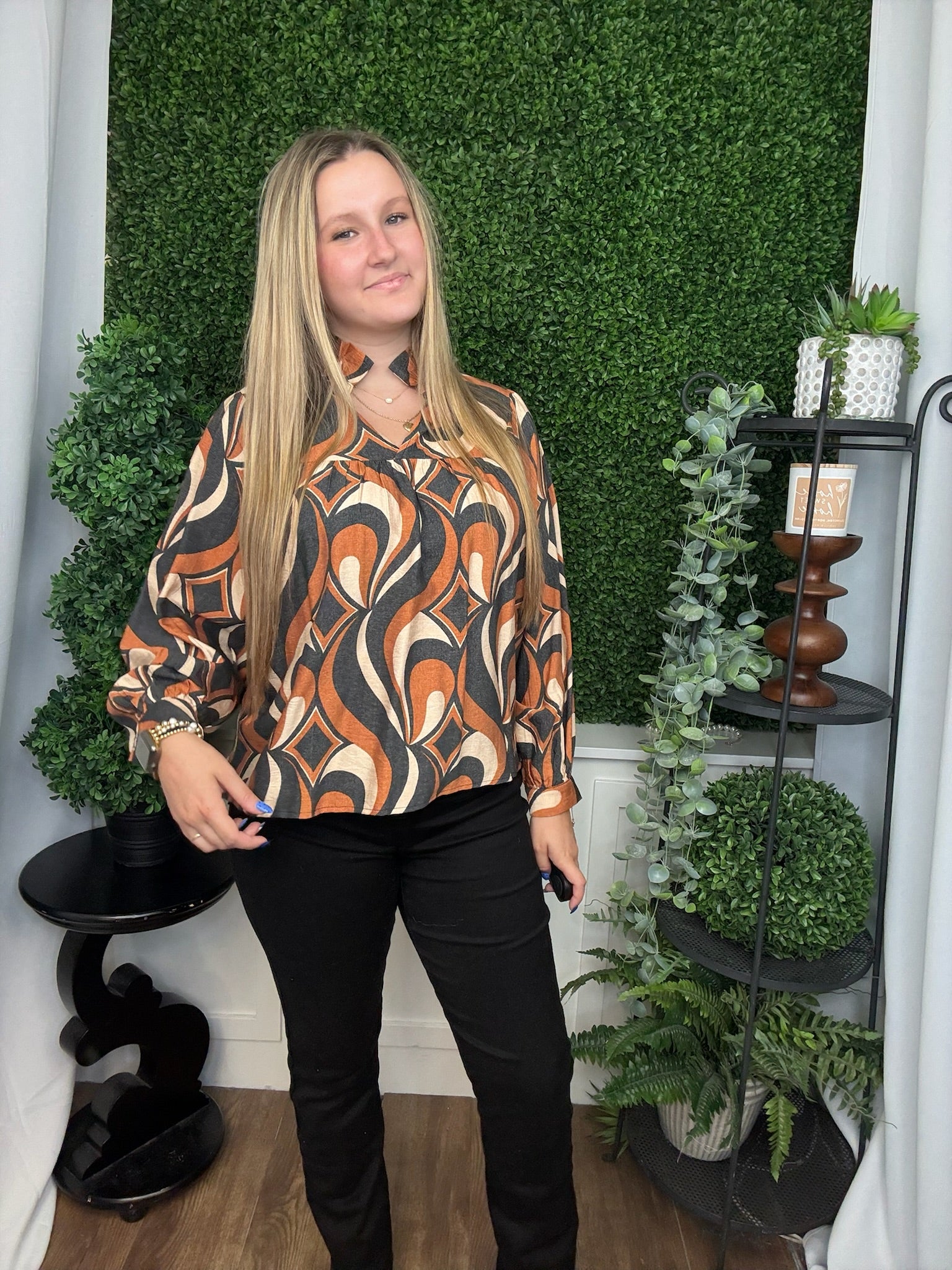 RUFFLED NECKLINE GEOMETRICAL PRINT TOP - BLACK