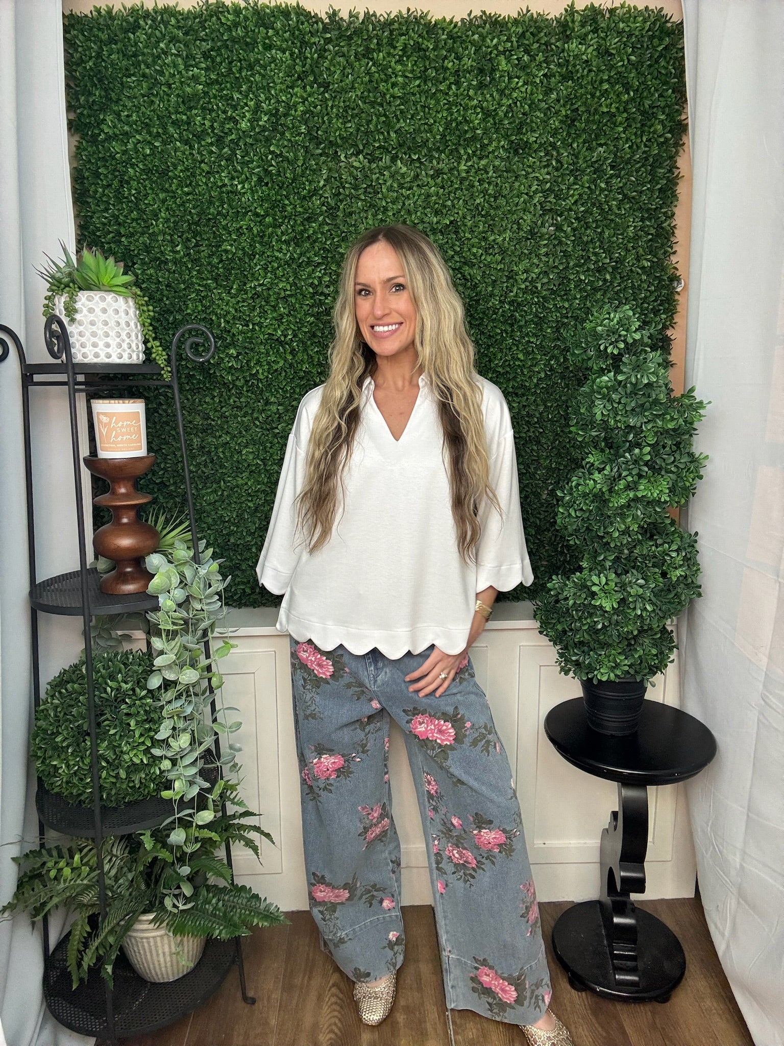 SCALLOP EDGE DETAIL SOLID TOP - OFF WHITE