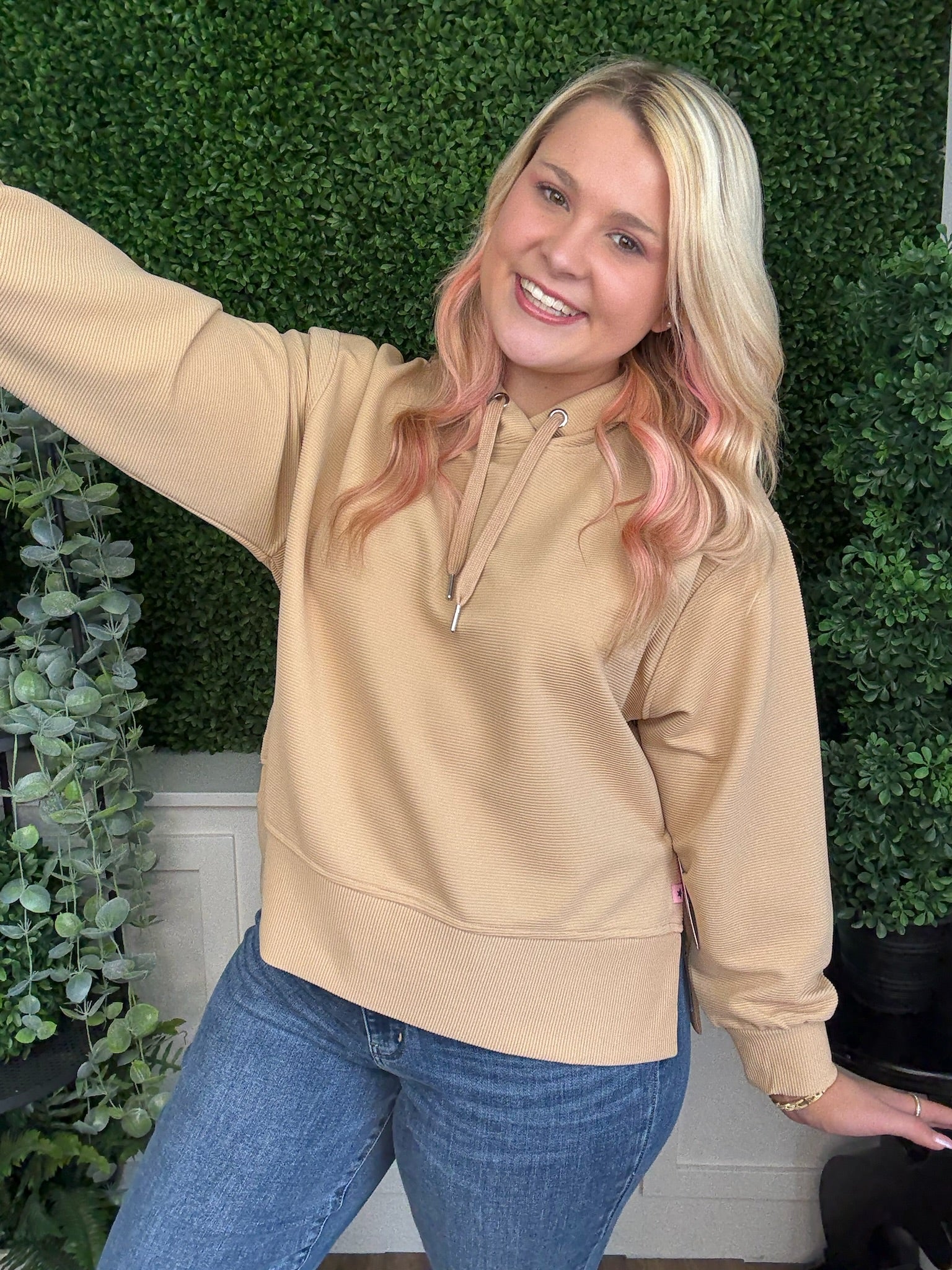 RIBBED HOODED PULLOVER - LATTE