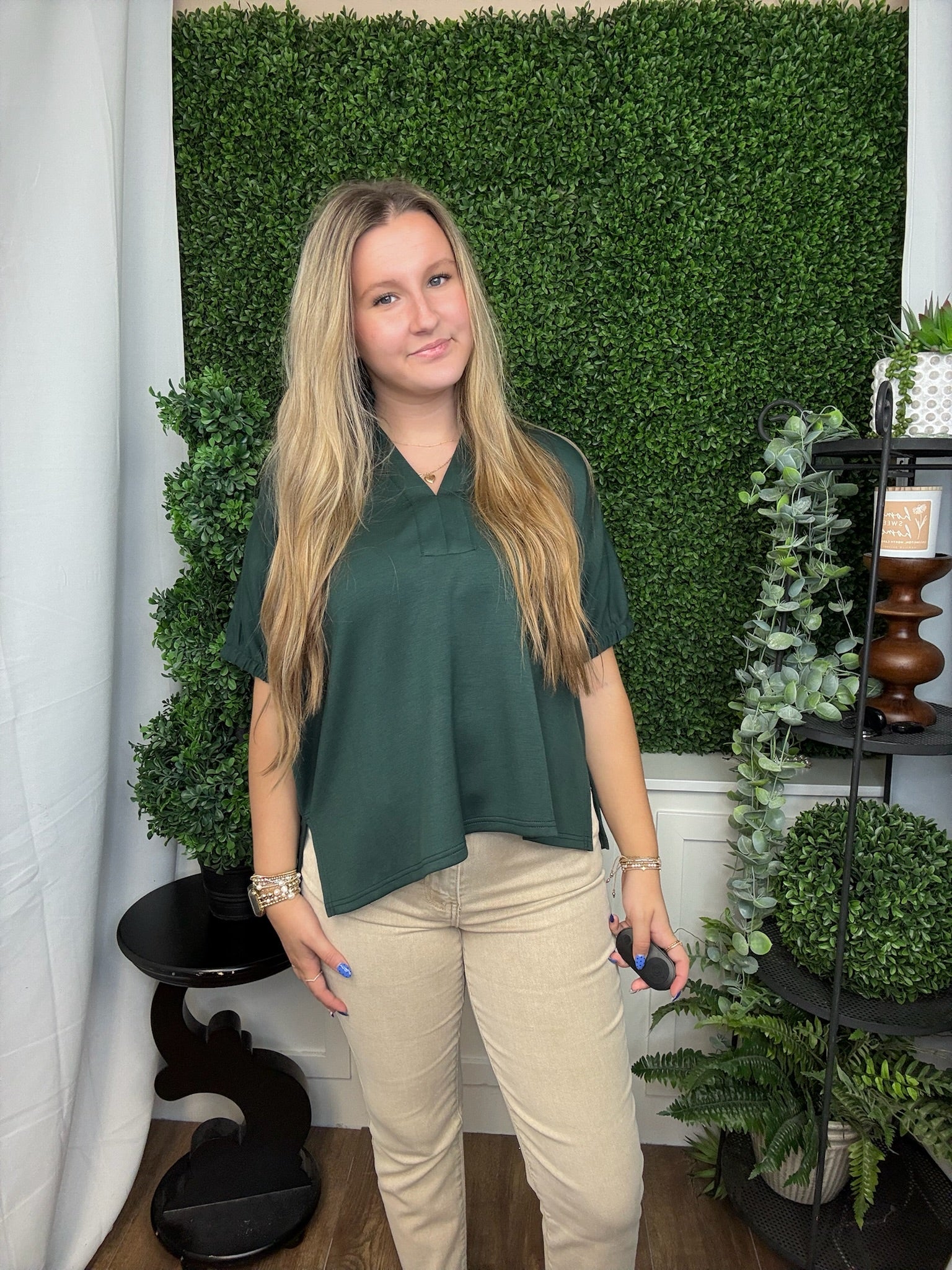 SOLID SS VNECK COLLAR BAND TOP