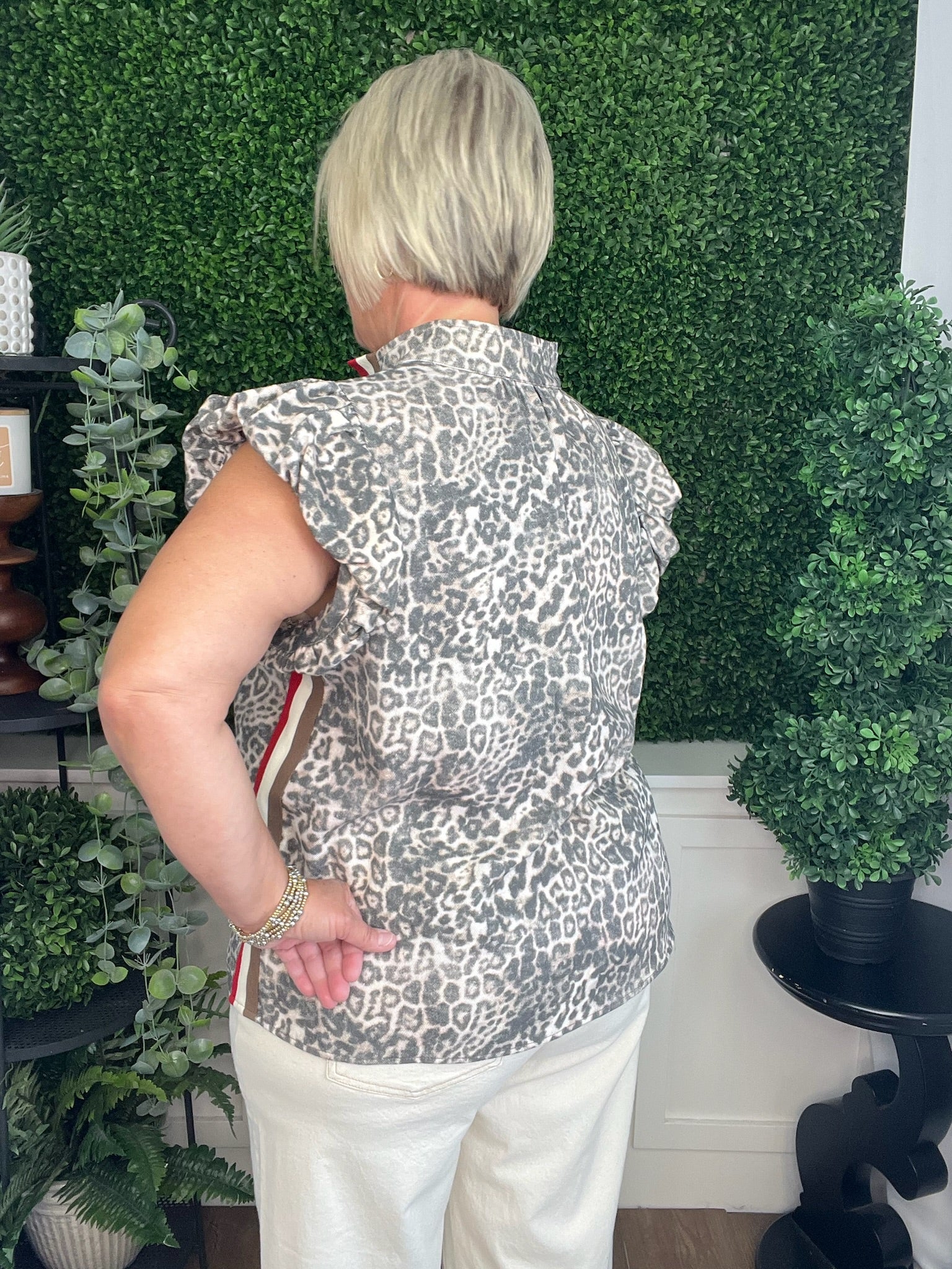 LEOPARD PRINT PUFF FLUTTER SLEEVE TOP