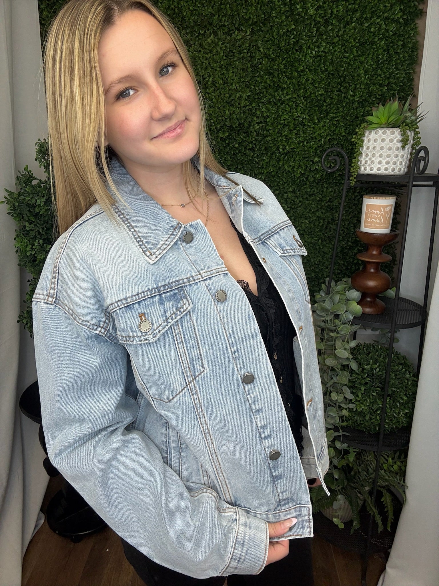 CLASSIC DENIM JACKET W/BACK TIGER PATCH PRINT - MEDIUM WASH