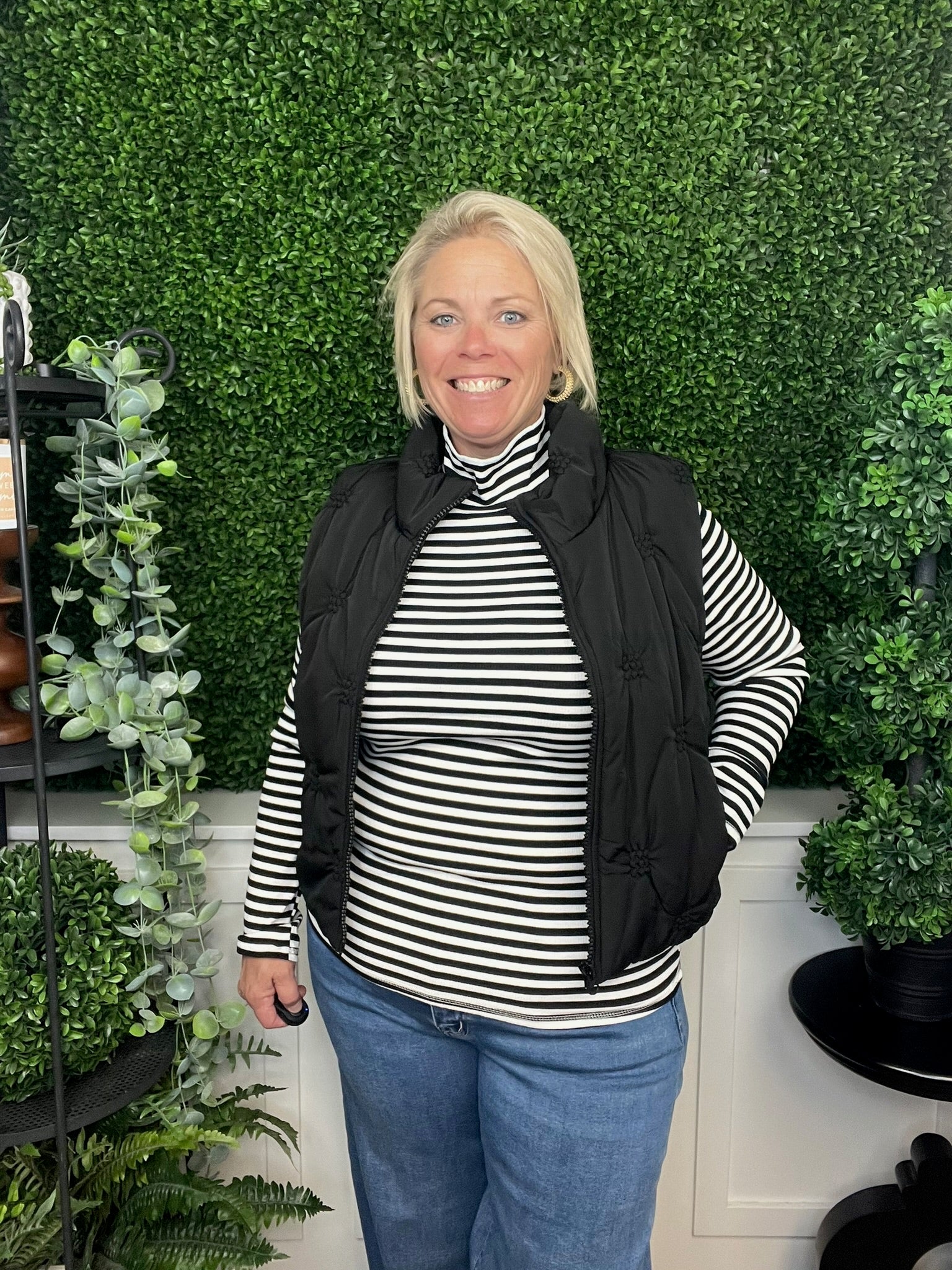 STRIPE TURTLENECK FITTED TOP - BLACK