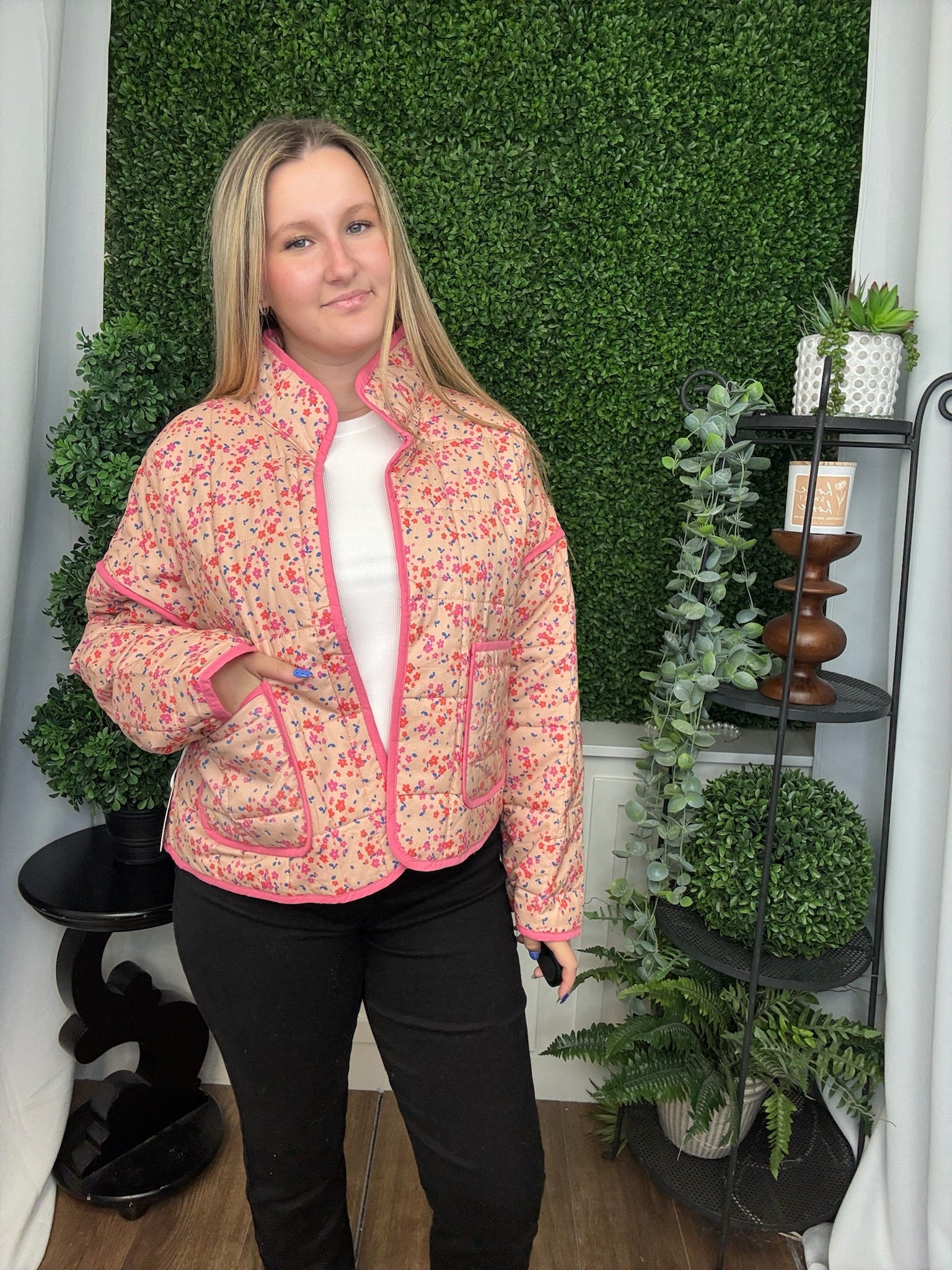PINK DAINTY FLORAL LIGHTWEIGHT QUILTED JACKET