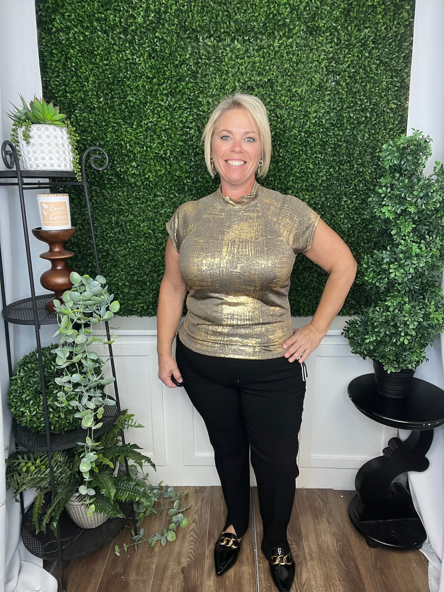 METALLIC MOCK NECK CAP SLV TOP