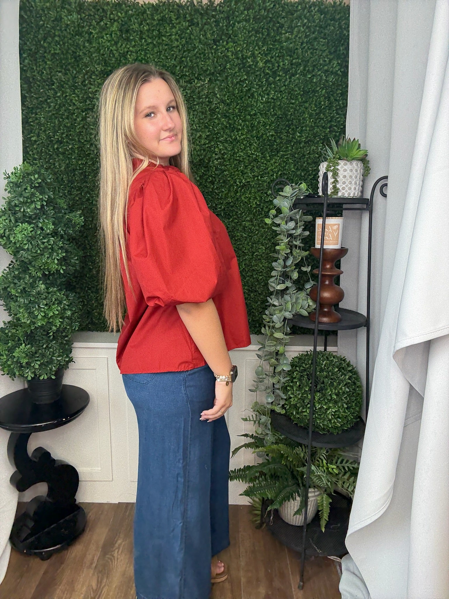 CHINA COLLAR V-NECK BUBBLE SLV POPLIN TOP - BRICK