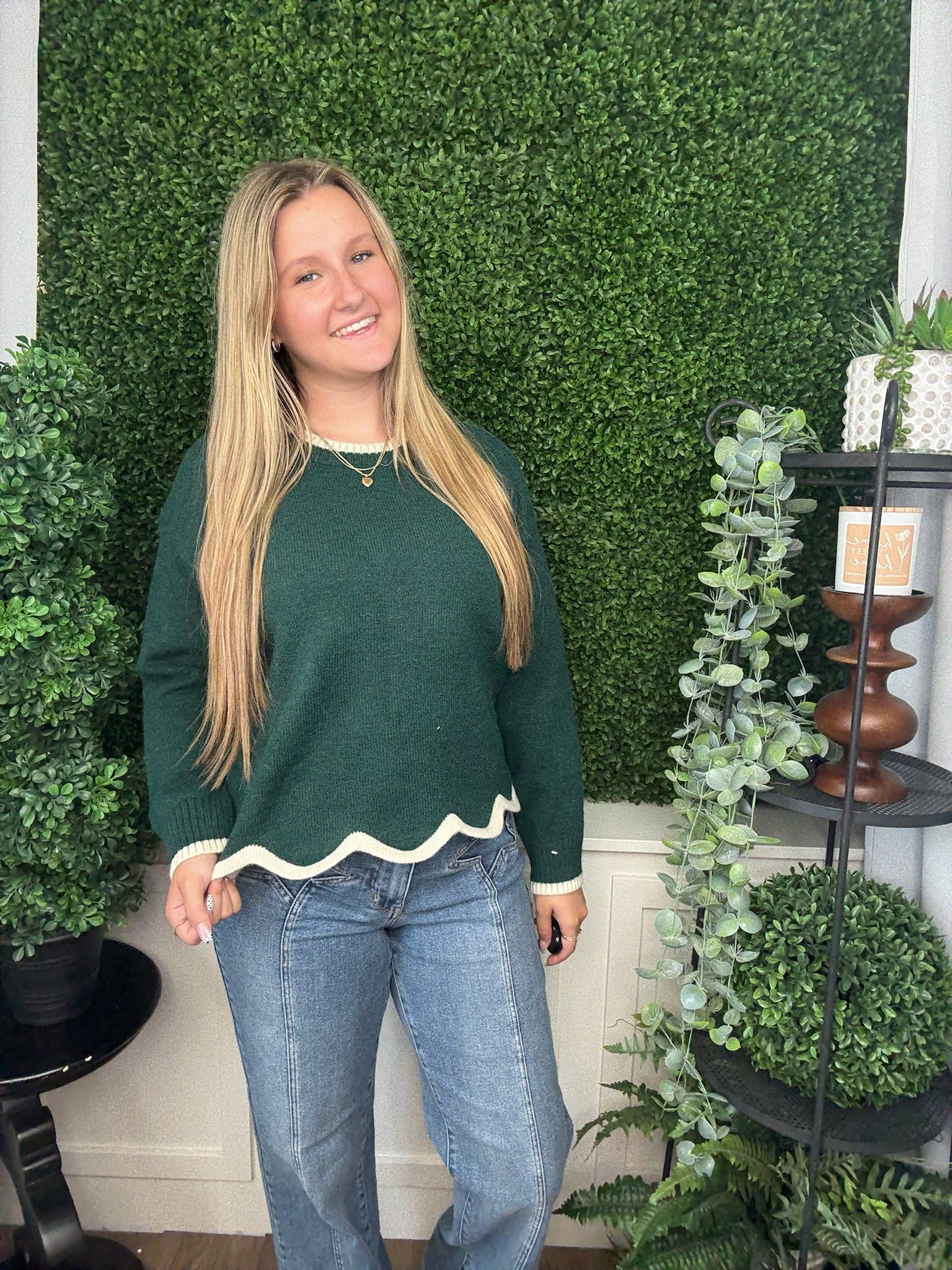 SOLID LS KNIT SWEATER W/CONTRAST SCALLOP HEM - H. GREEN