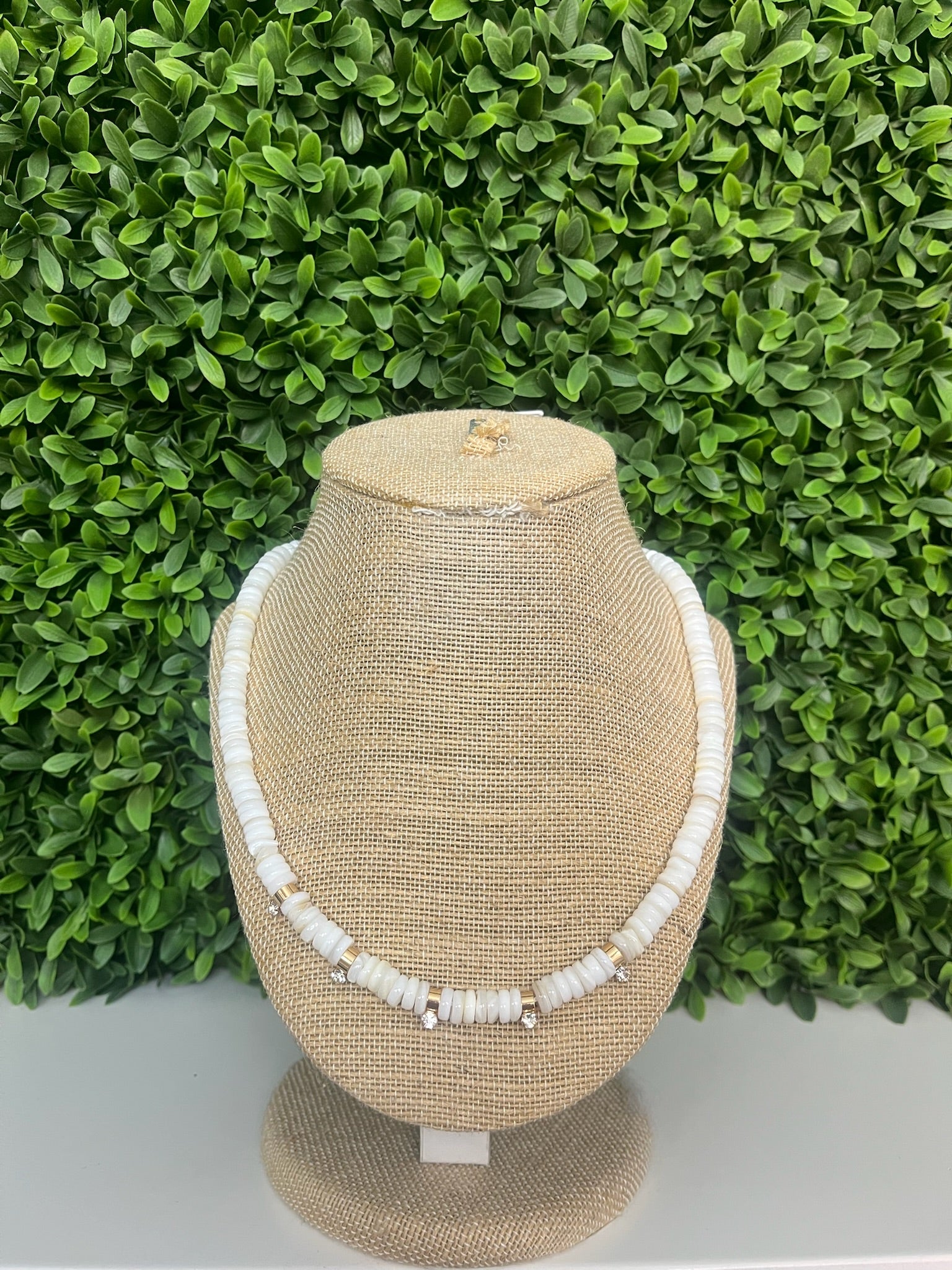 16" IVORY BEADS W/GOLD CYLINDER DISC BEADS & CRYSTALS NECKLACE