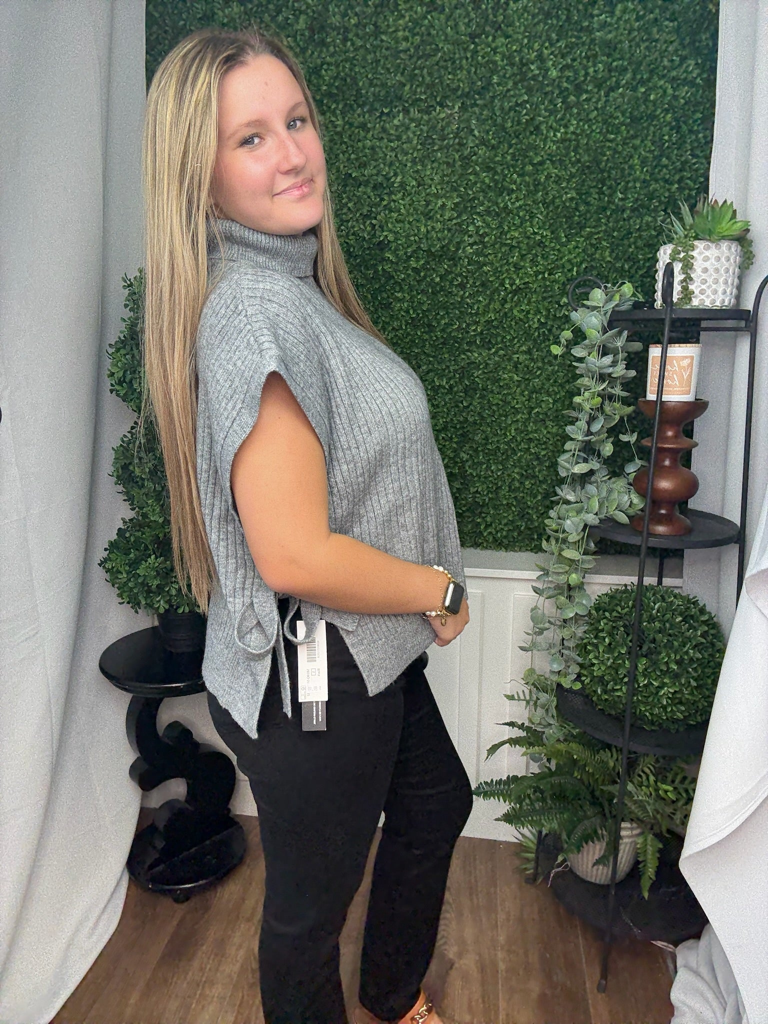 TURTLENECK SWEATER VEST - HEATHER GREY