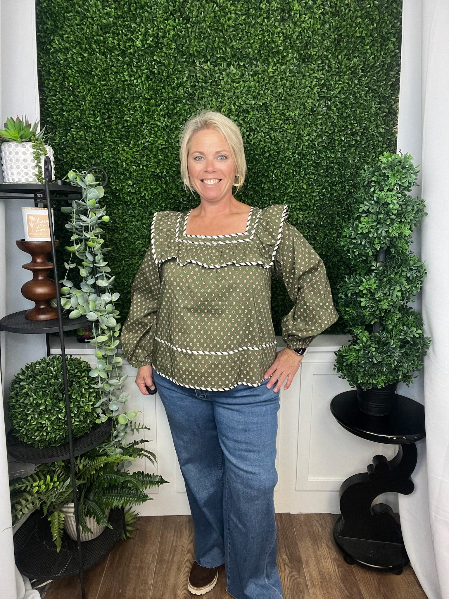 RUFFLED YOKE TIE BACK LS TOP - OLIVE MULTI