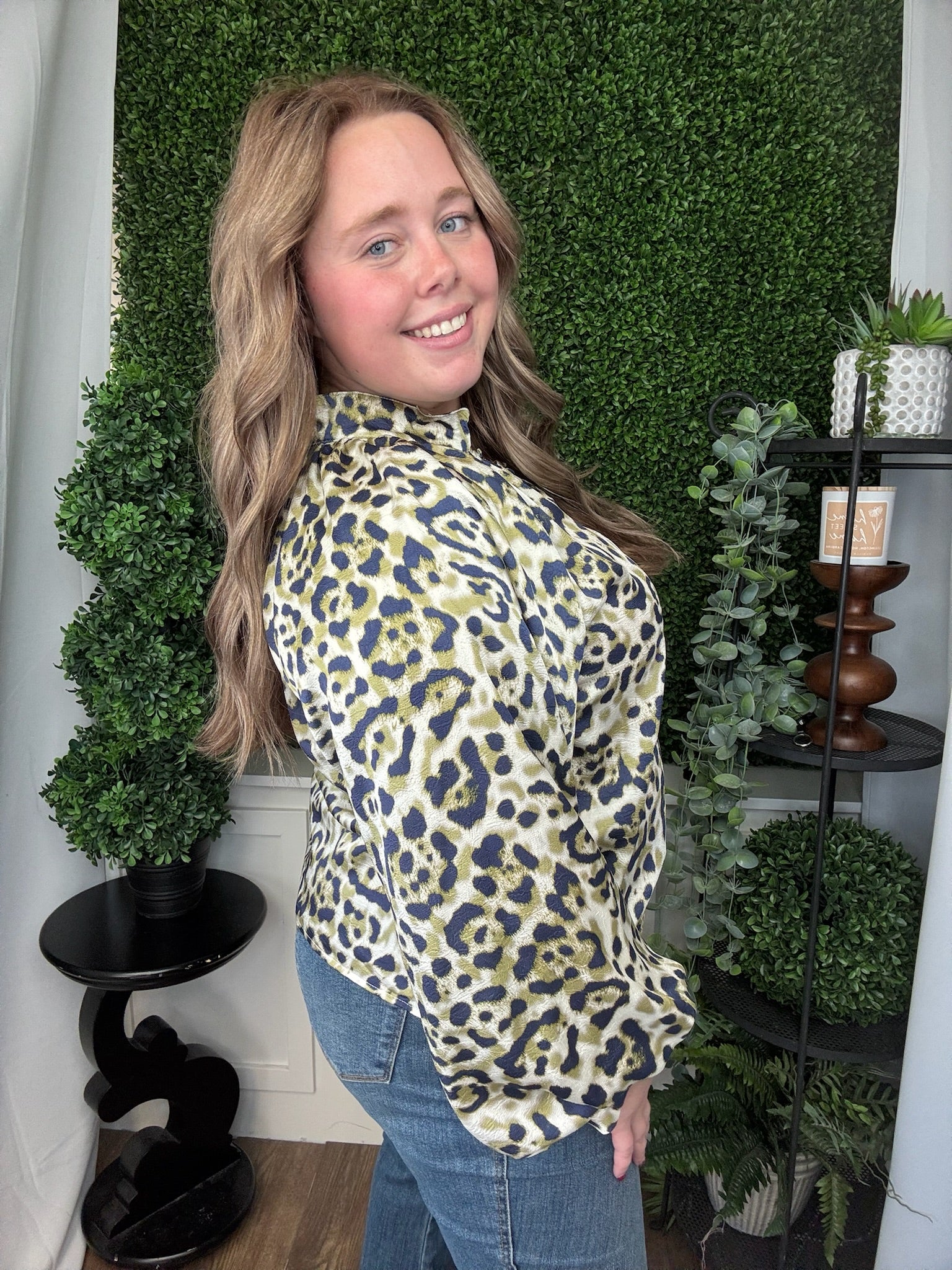 ANIMAL PRINT RAGLAN 3/4 PUFF SLEEVE HENLEY TOP