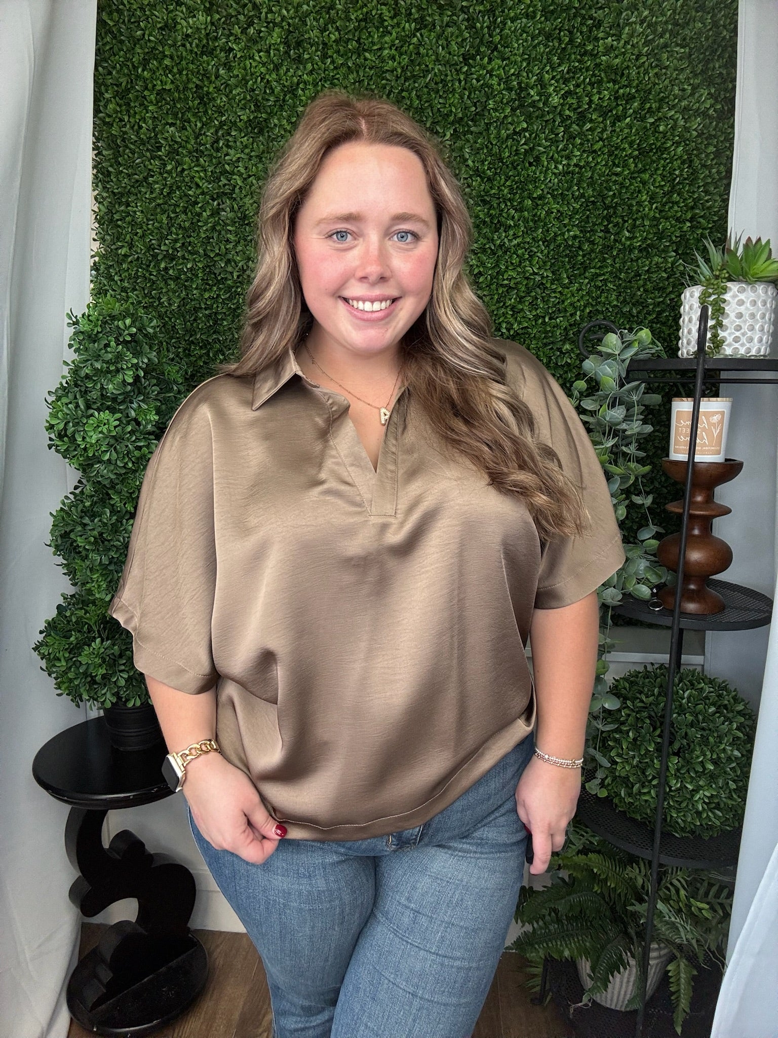 COLLAR V-NECK OVERSIZED TOP