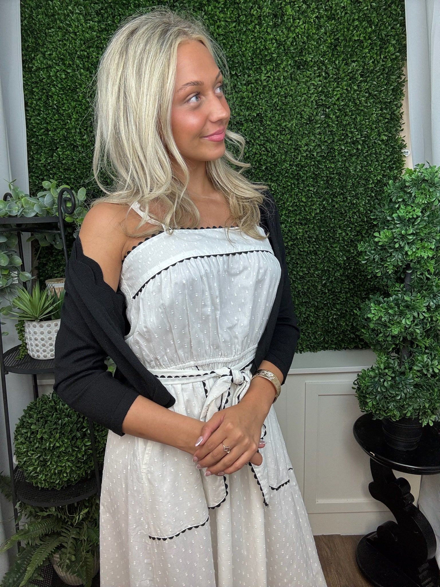 SCALLOP KNIT SHRUG CARDIGAN - BLACK