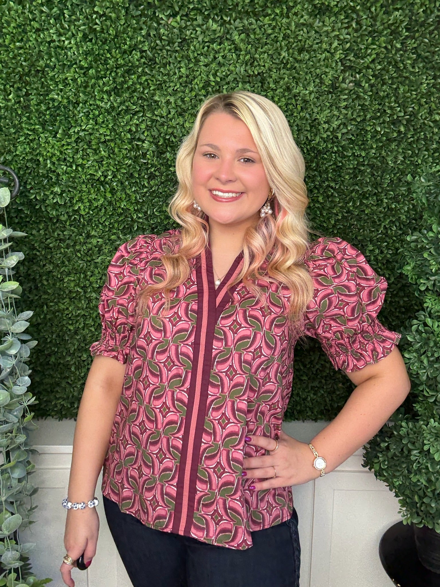 ABSTRACT PATTERN SHORT SLEEVE PUFF TOP - WINE