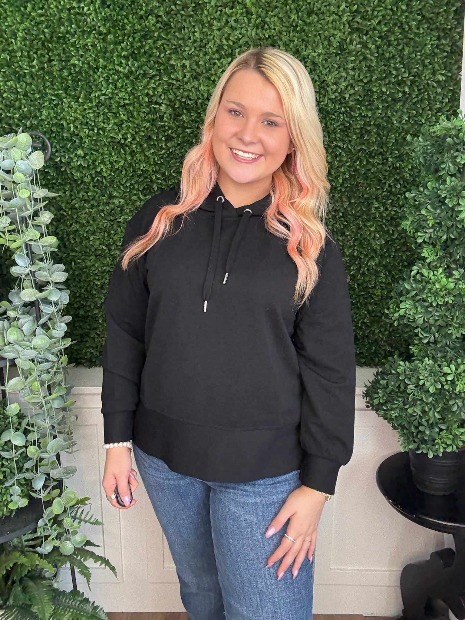 RIBBED HOODED PULLOVER - BLACK