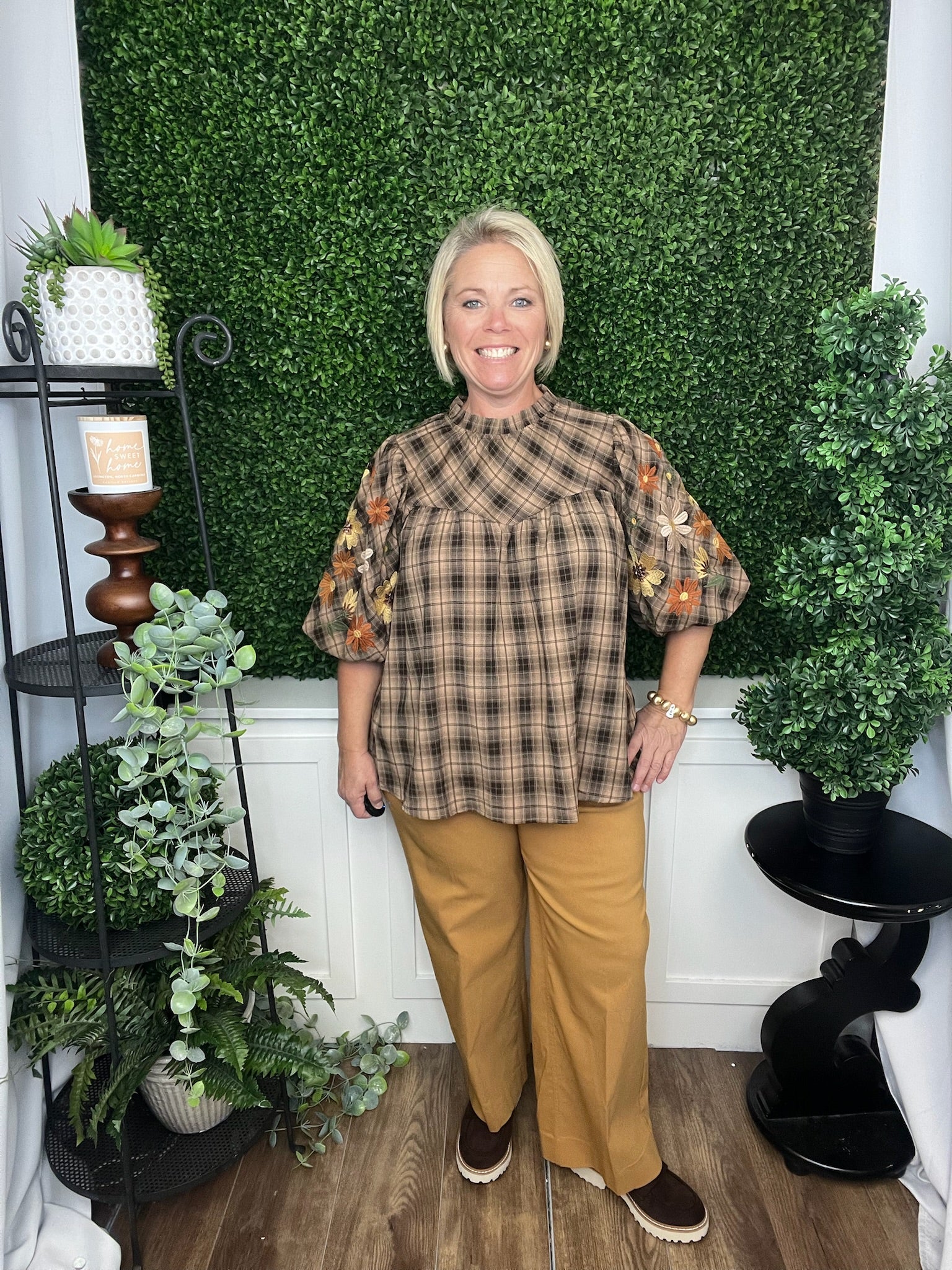 PLAID PUFF SLEEVE BLOUSE W/FLORAL EMBROIDERY - BROWN