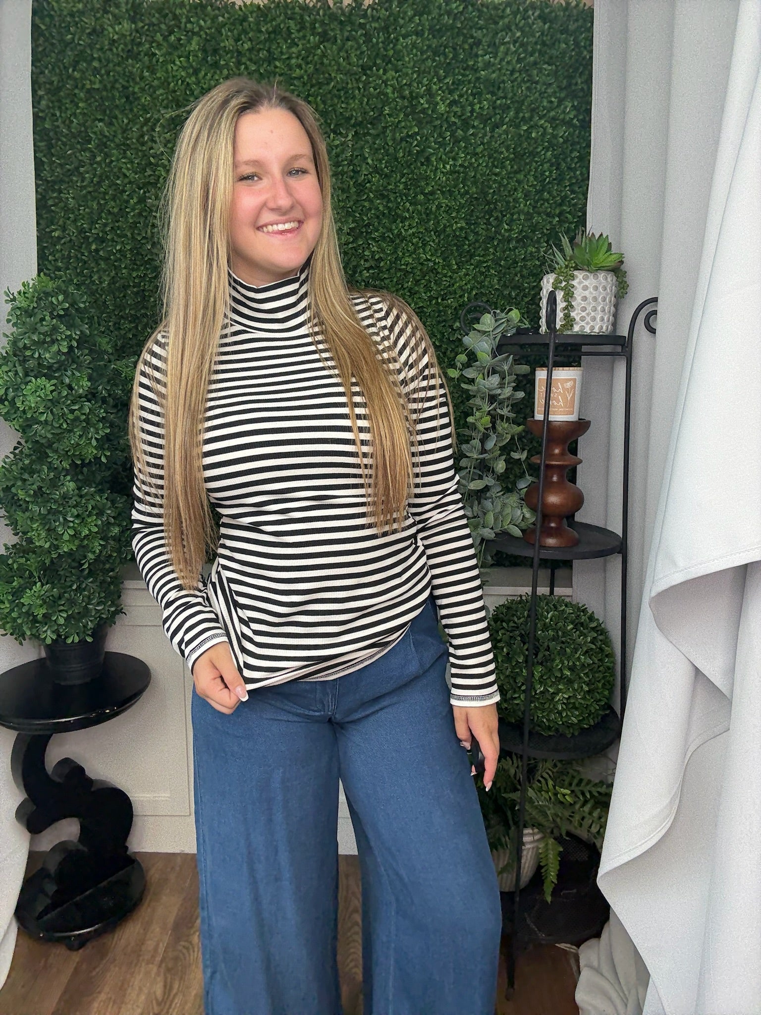 STRIPE TURTLENECK FITTED TOP - BLACK