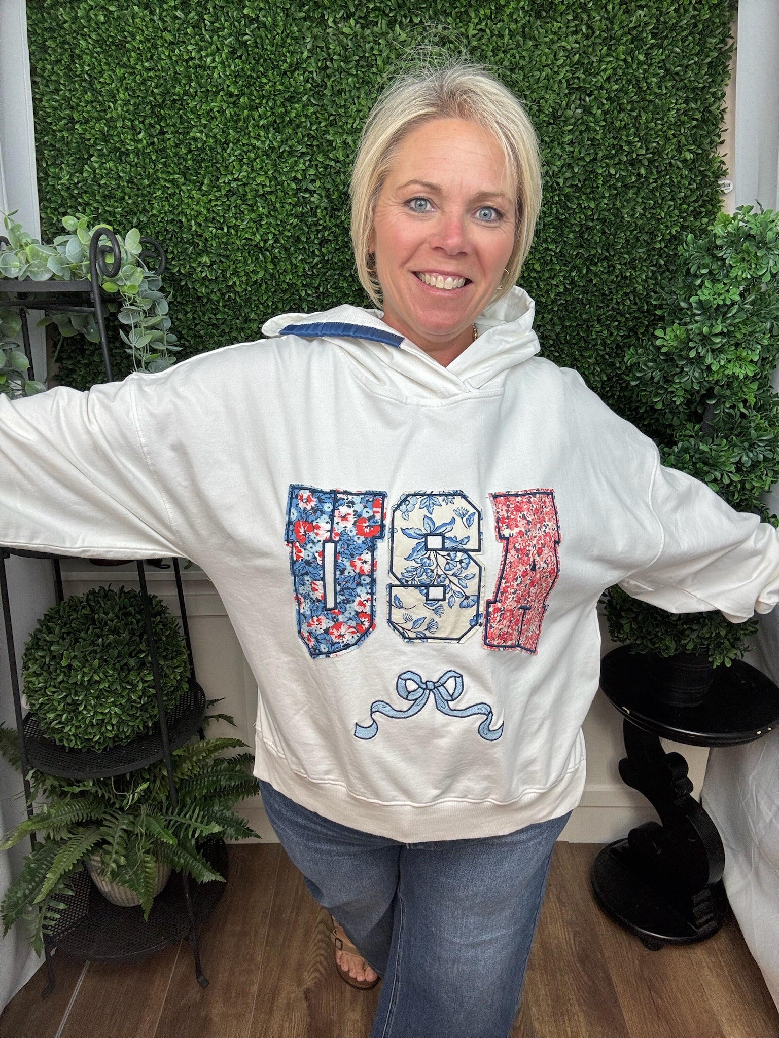 HOODED TEE - FLORAL USA