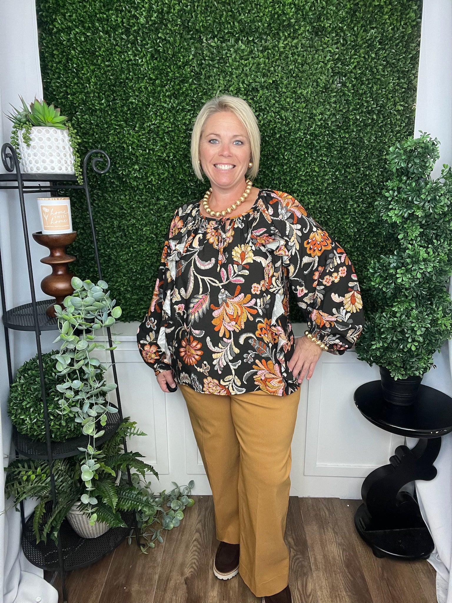 FLORAL PRINT LS BLOUSE W/RUFFLE DETAIL - BLACK MULTI