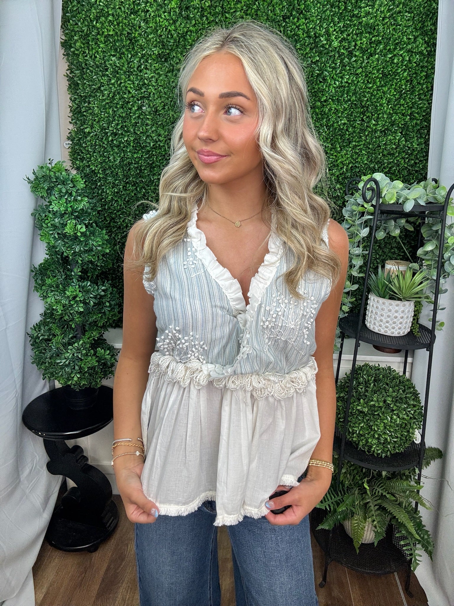 RUFFLED VNECK FLOWY RELAXED FIT TOP- IVORY MULTI
