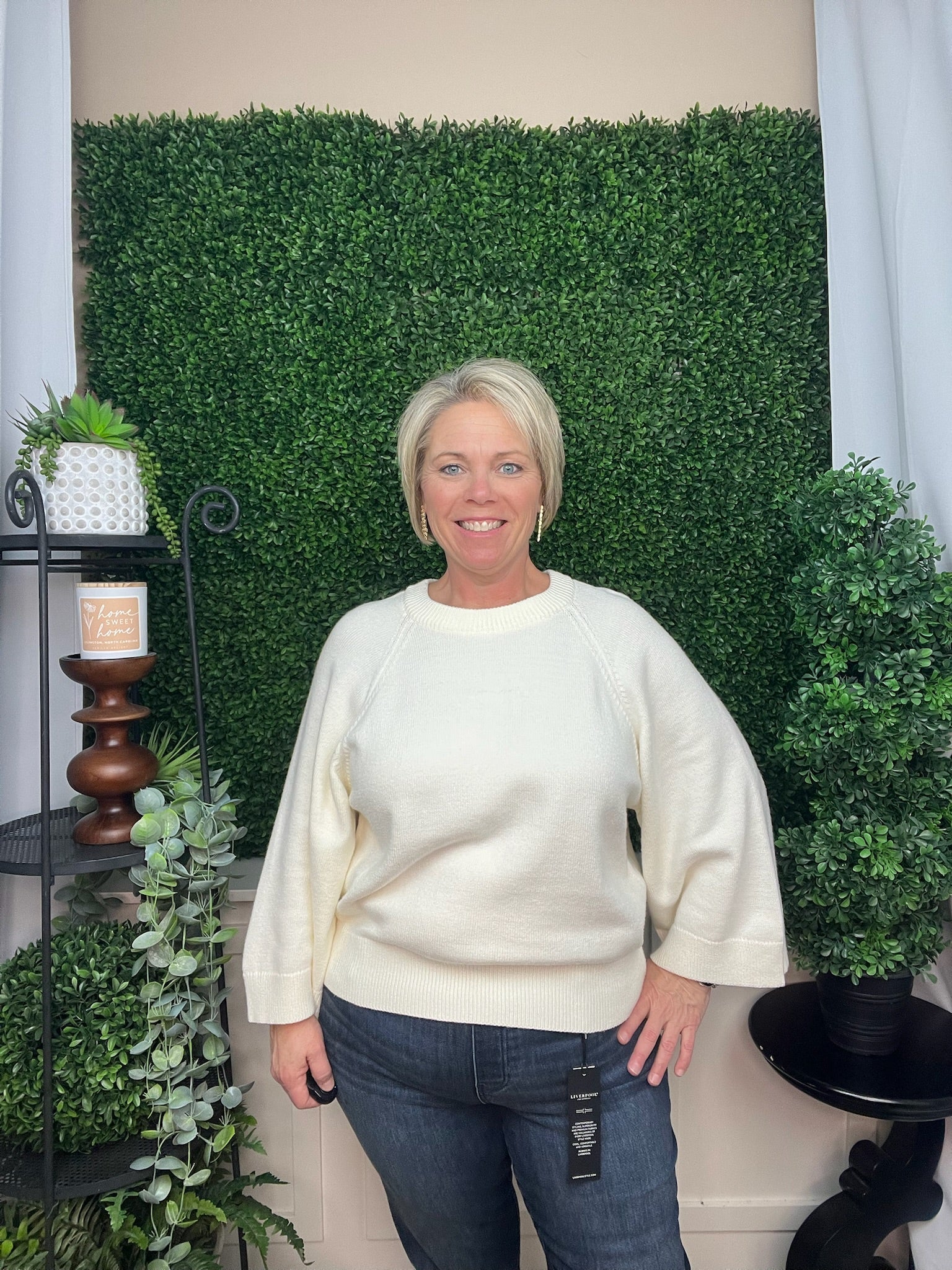 CREAM 3/4 SLEEVE CREW NECK TOP