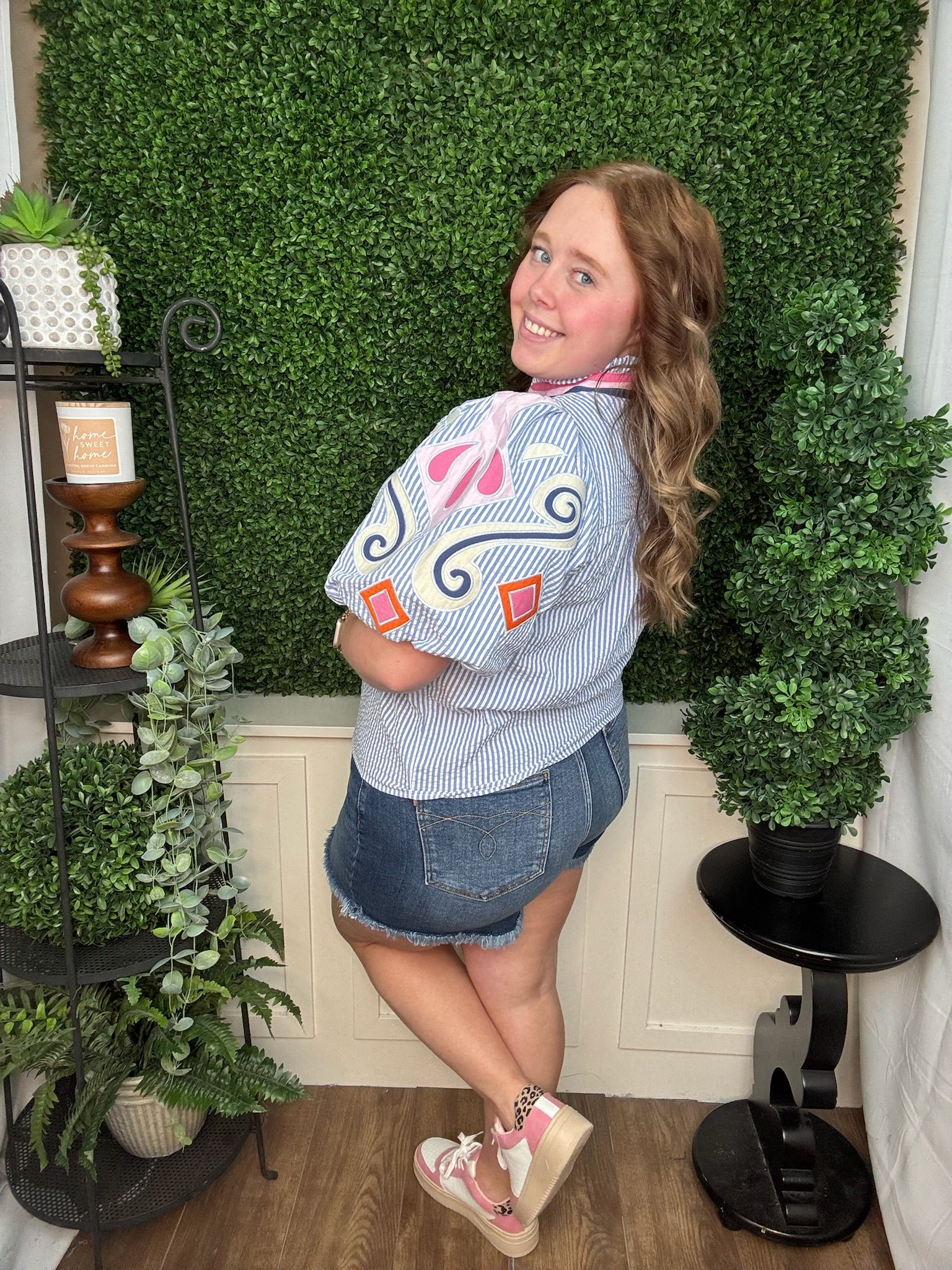 PUFF SLEEVE EMBROIDERY TEXTURED TOP - BLUE