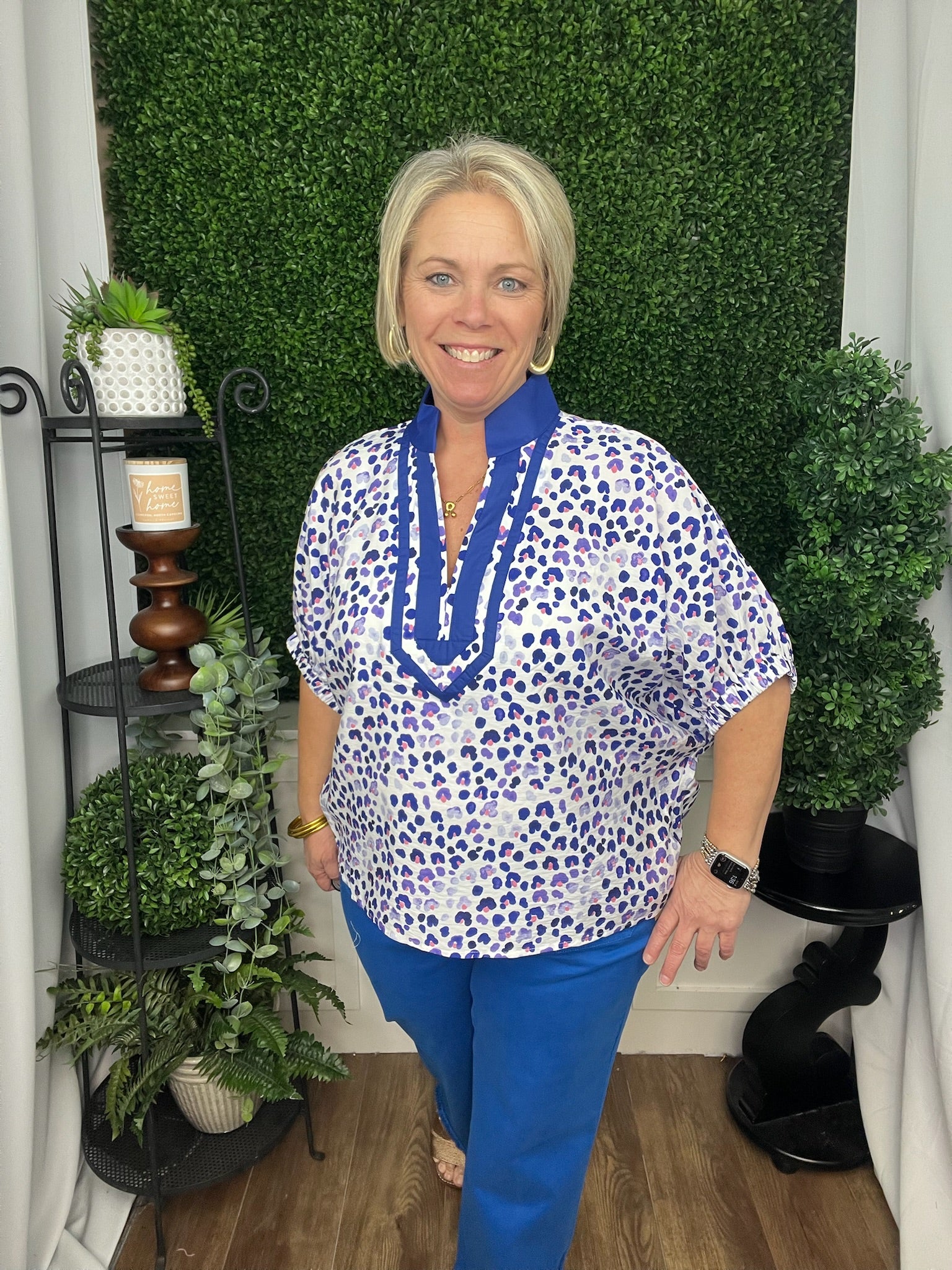 SHORT SLEEVE PRINTED TOP WITH FASHION NECKLINE - BLUE/WHITE