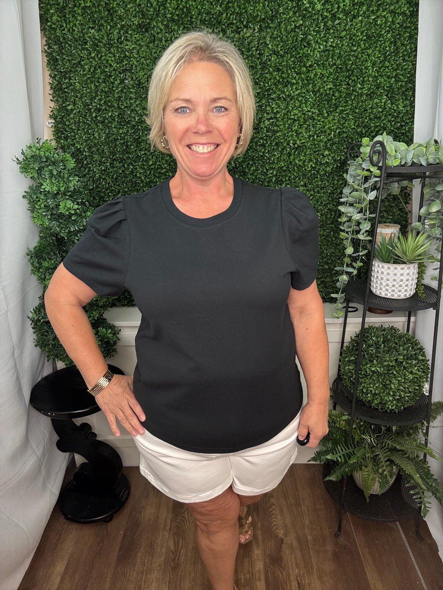 PLEAT SLEEVE TEE LARSSA BLACK
