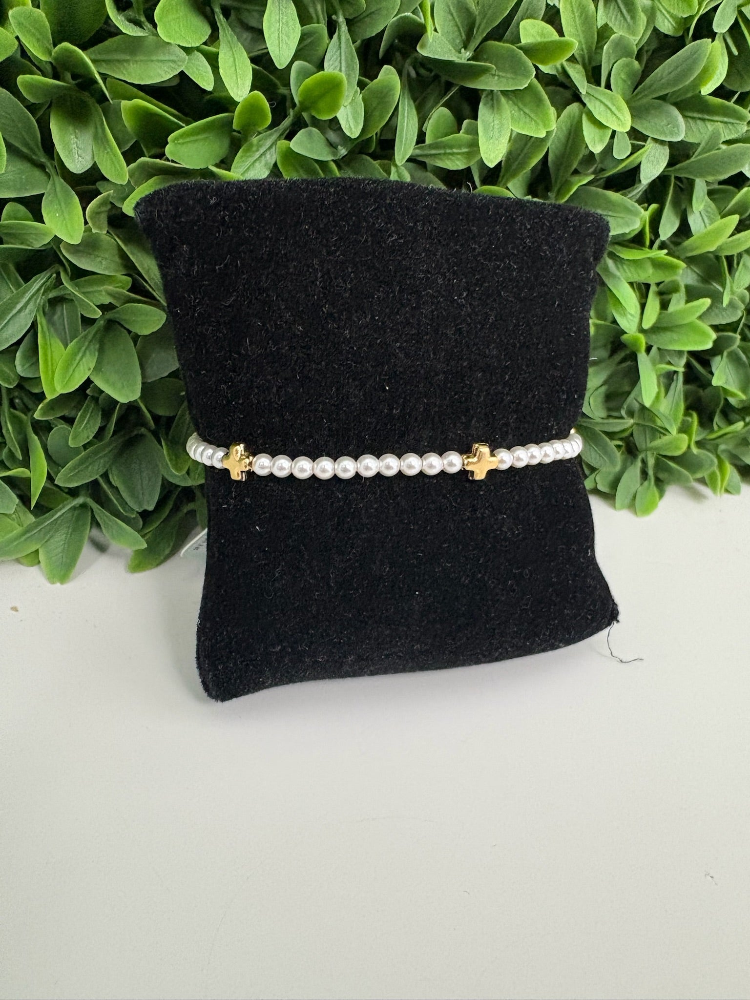SIGNATURE CROSS SMALL PEARL PATTERN 3MM BEAD BRAC - GOLD
