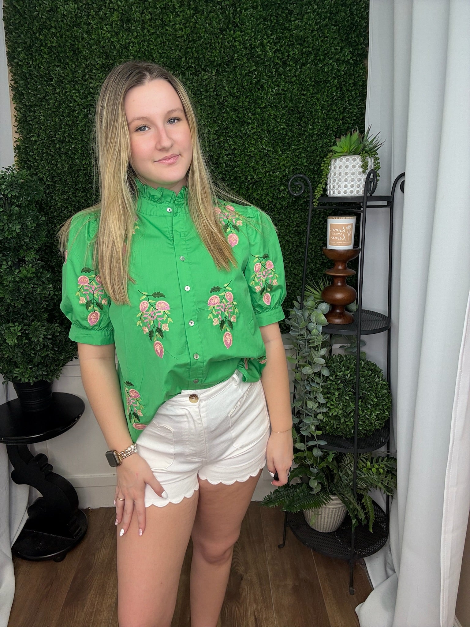 FLORAL EMBROIDERED TOP - GREEN