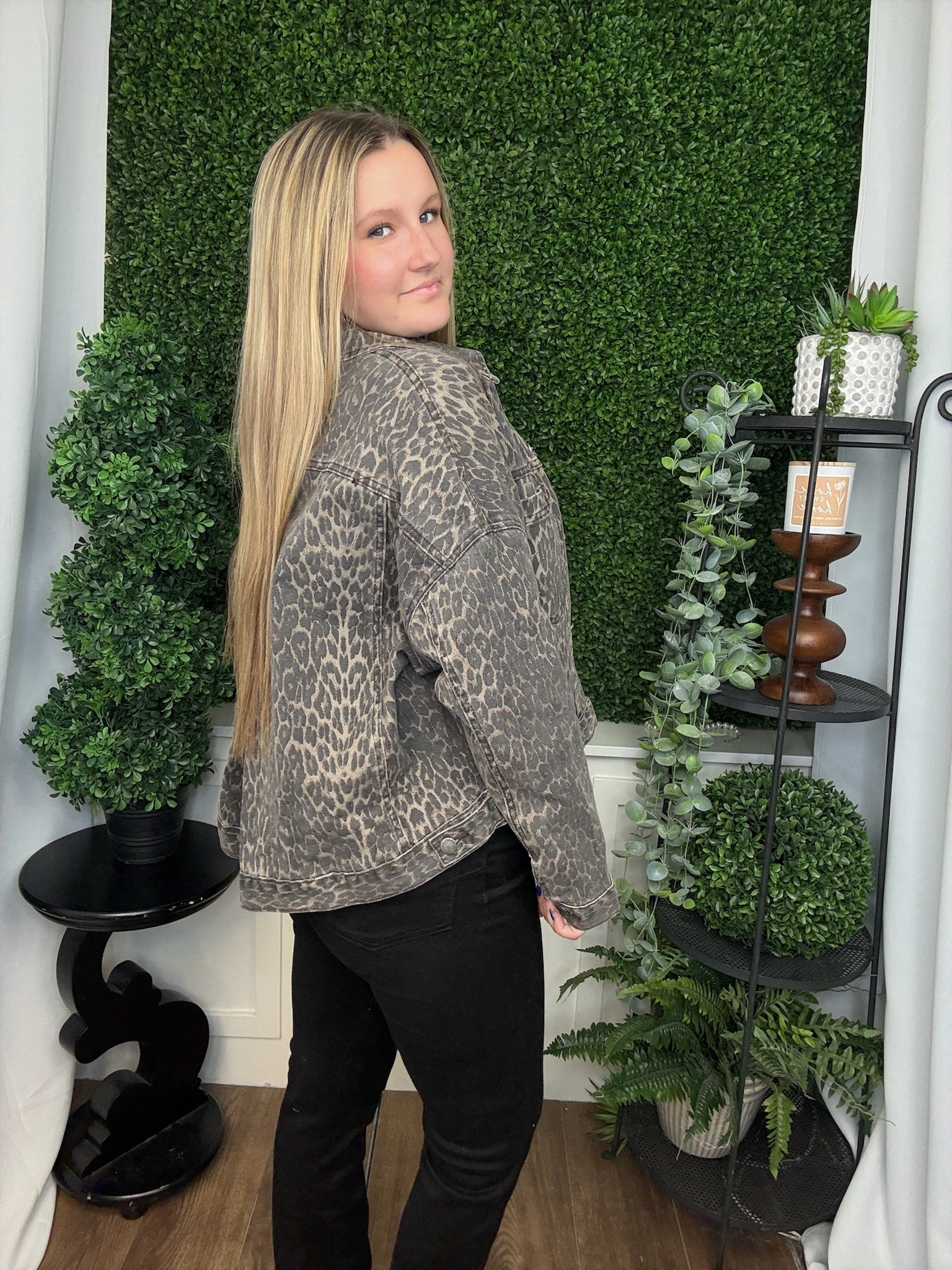 LEOPARD PRINTED DENIM JACKET