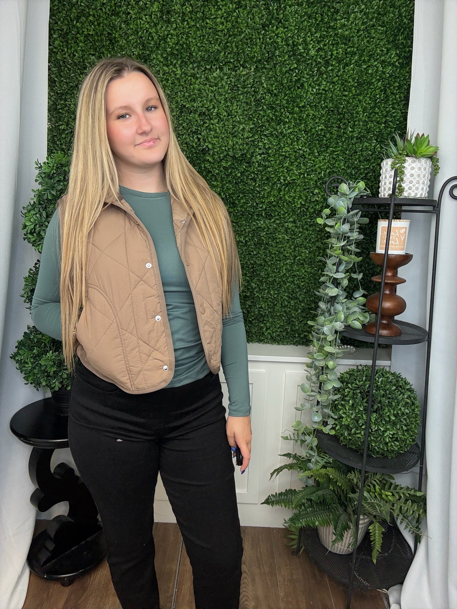 SNAP BUTTON QUILTED PUFFER VEST