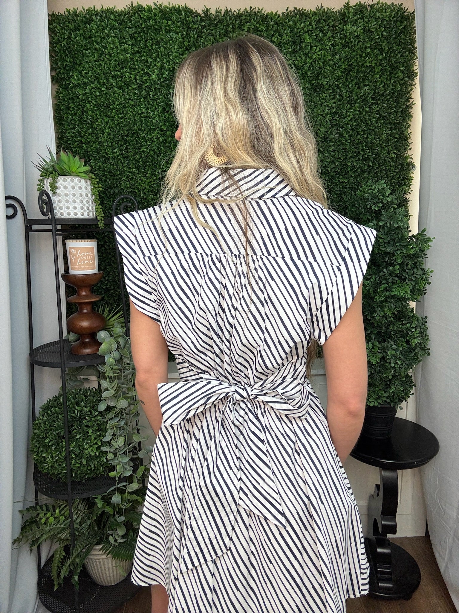 SHORT SLEEVE WAIST TIE DRESS