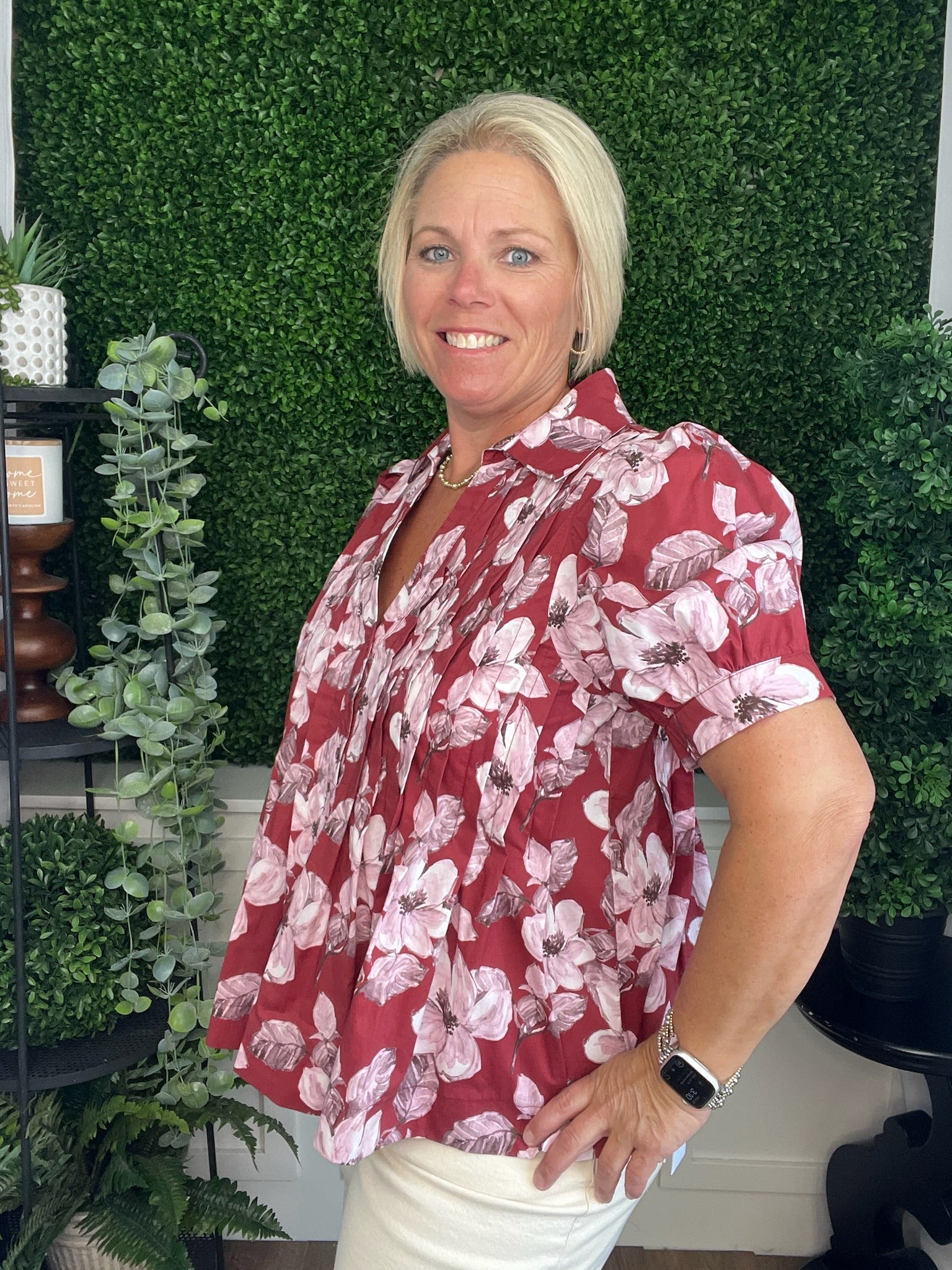 FLORAL PRINT SHORT PUFF SLEEVE PINTUCK TOP - MERLOT