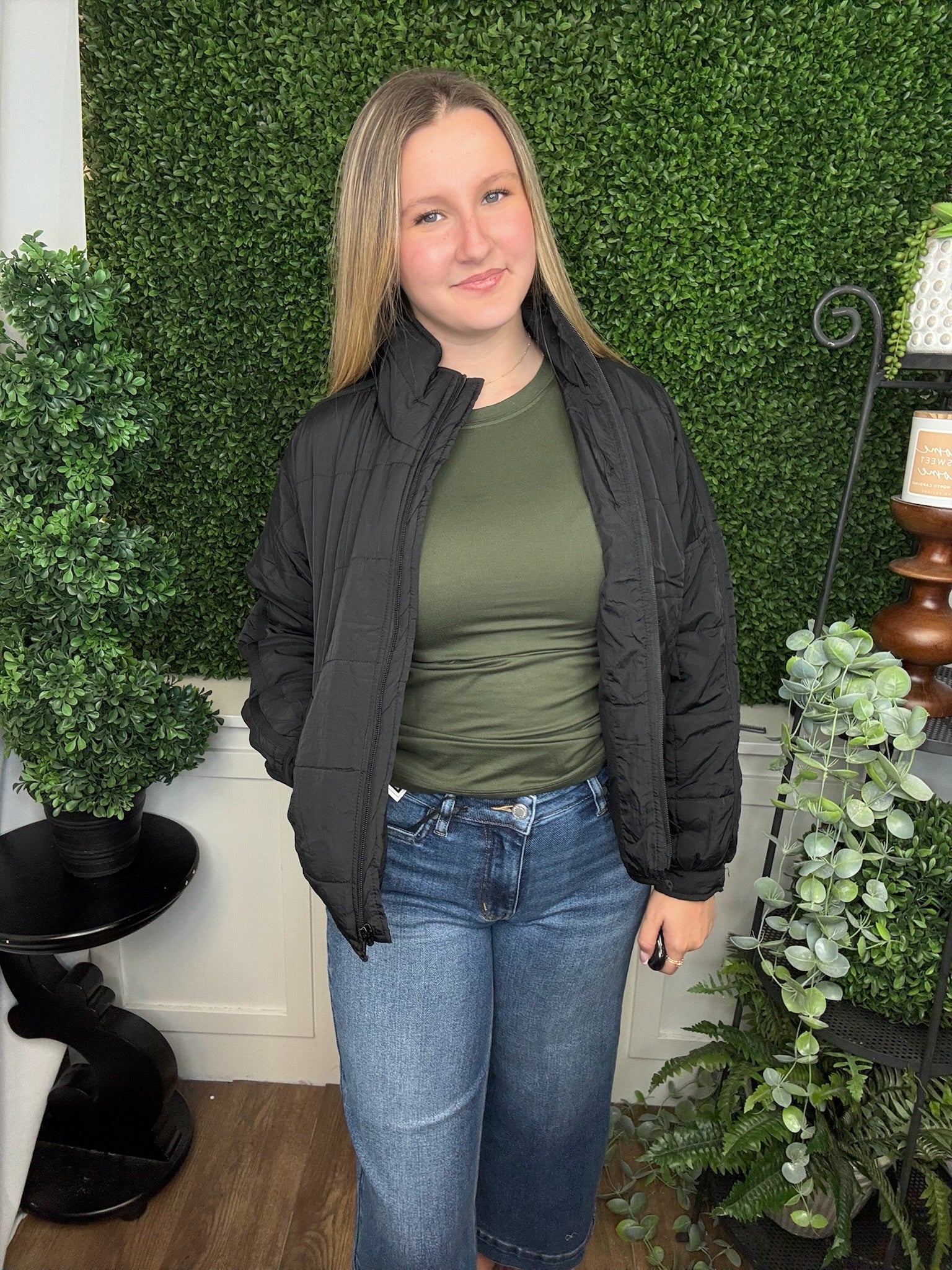 QUILTED SQUARE ZIP UP PUFFER JACKET - BLACK