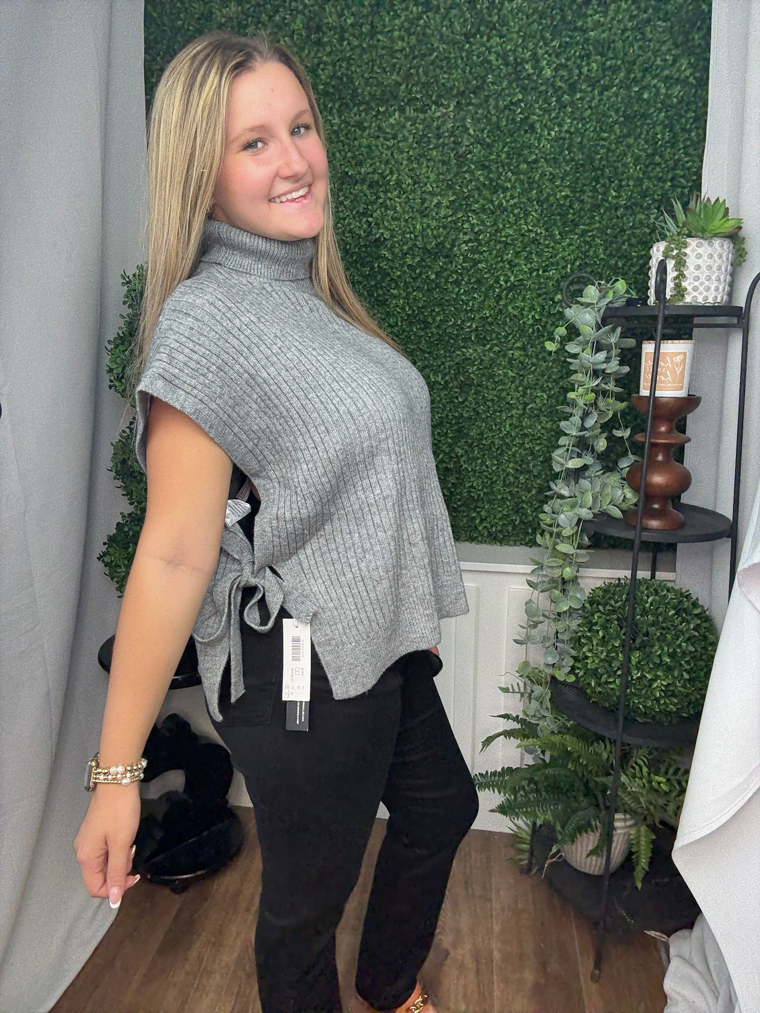 TURTLENECK SWEATER VEST - HEATHER GREY