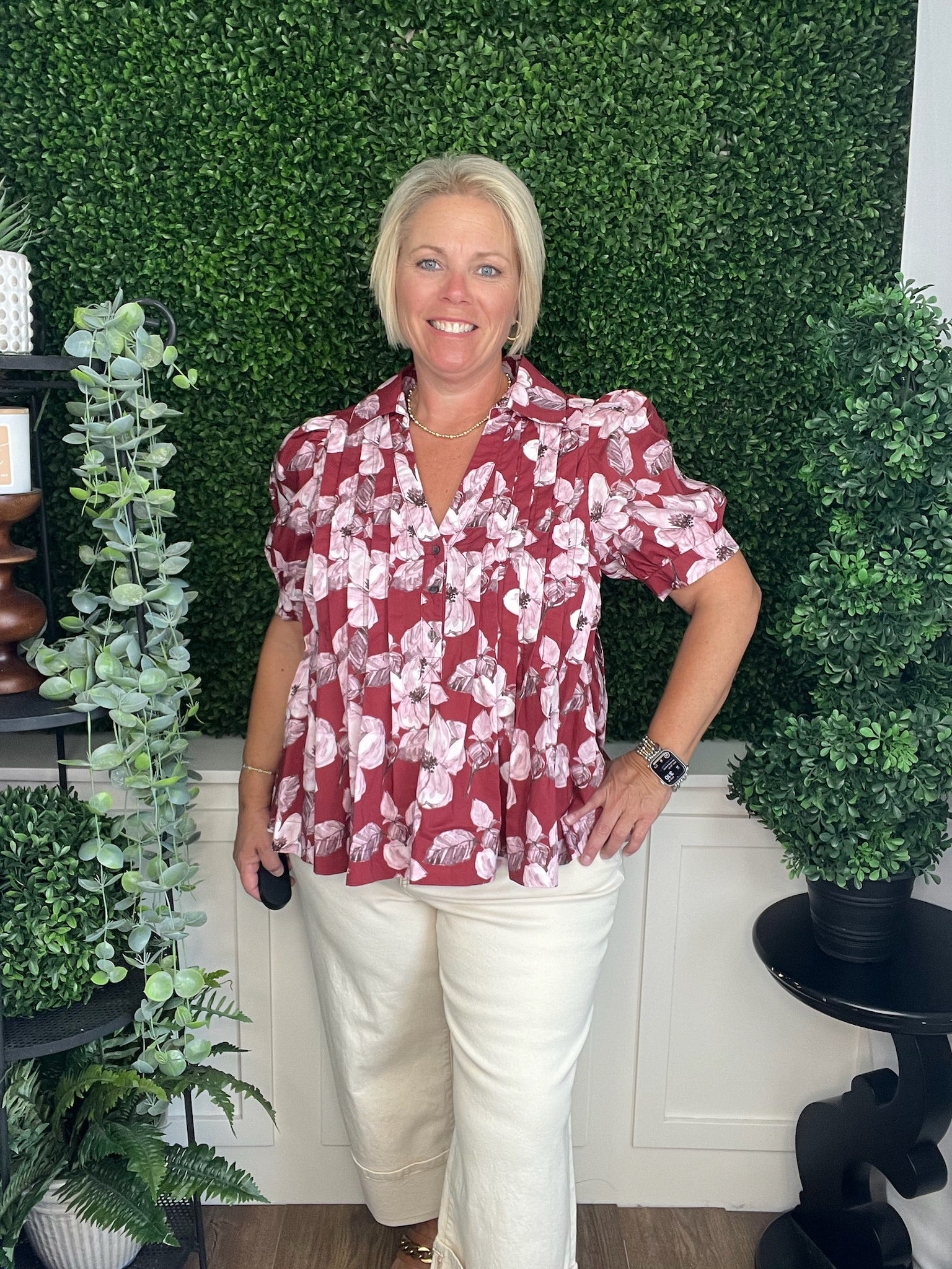 FLORAL PRINT SHORT PUFF SLEEVE PINTUCK TOP - MERLOT