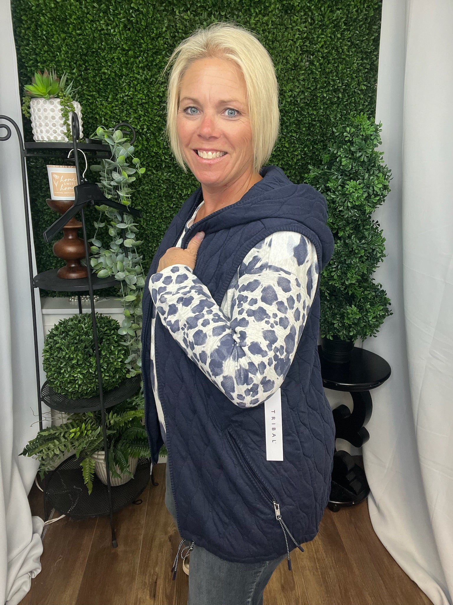 VEST W/ZIP FRONT AND HOOD - SAPPHIRE